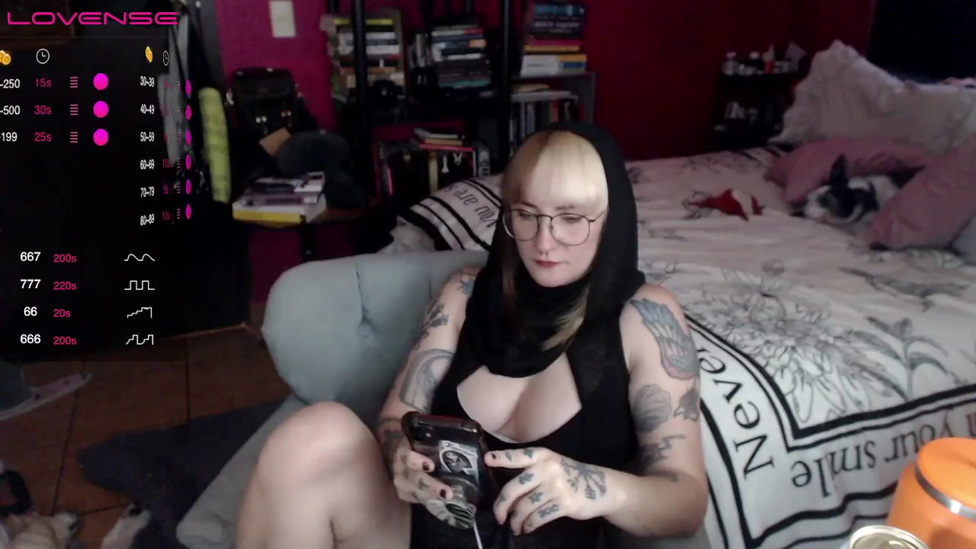 Gallery image thumbnail from AxeHallow's myfreecams stream on, 04/28/2024, 02:16 image 3 of 20