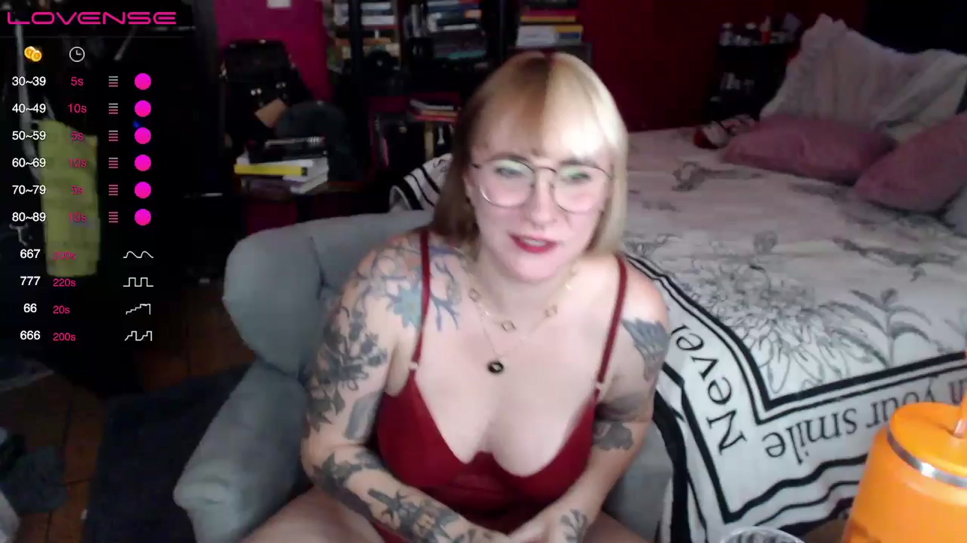 Gallery image thumbnail from AxeHallow's myfreecams stream on, 04/28/2024, 05:37 image 1 of 20