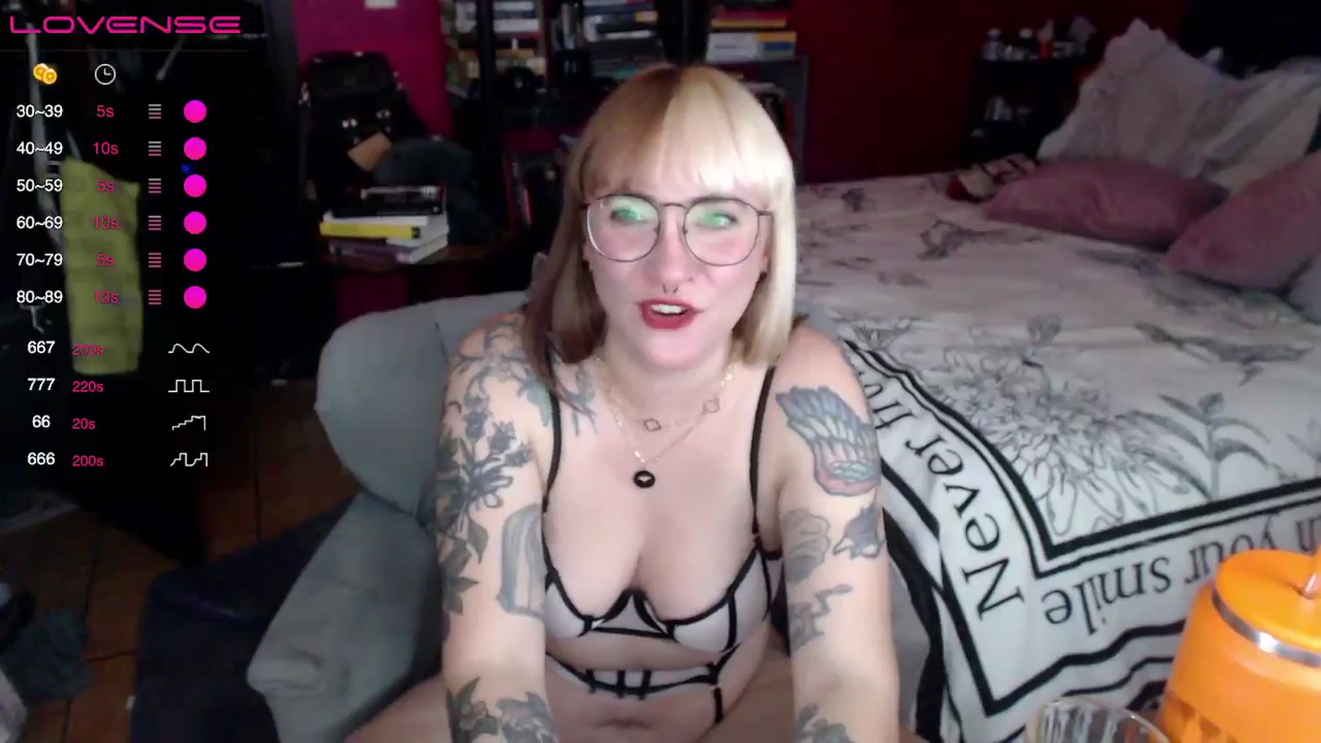 Gallery image thumbnail from AxeHallow's myfreecams stream on, 04/28/2024, 05:37 image 2 of 20