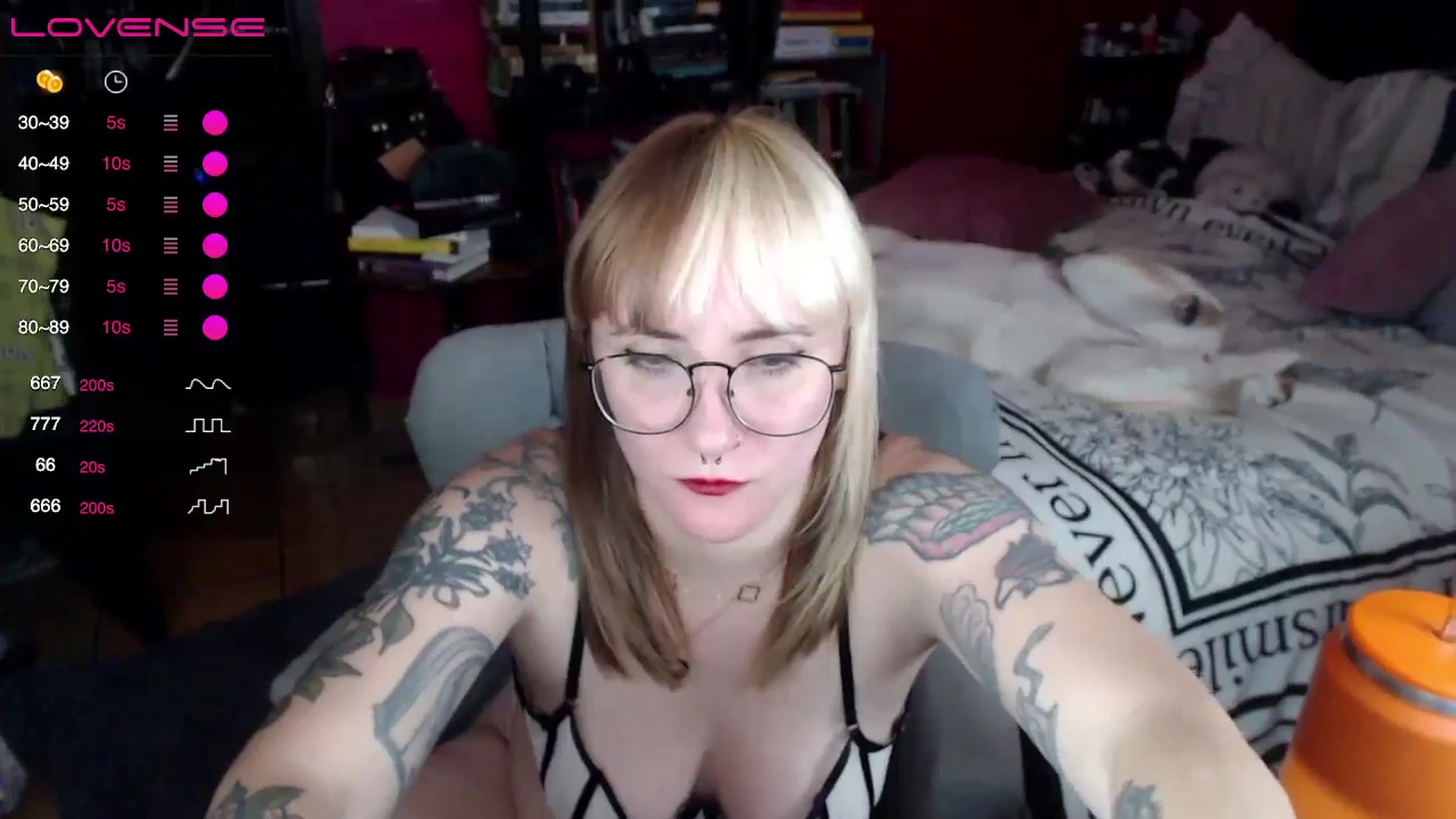Gallery image thumbnail from AxeHallow's myfreecams stream on, 04/28/2024, 07:24 image 11 of 20