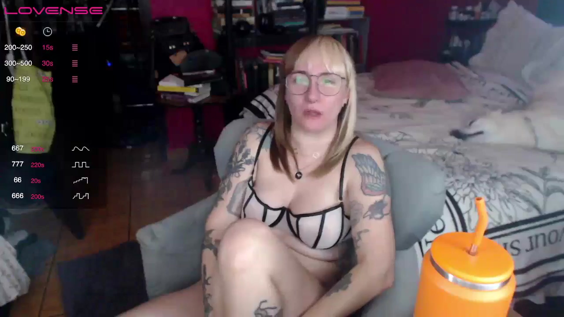 Gallery image thumbnail from AxeHallow's myfreecams stream on, 04/28/2024, 14:27 image 20 of 20