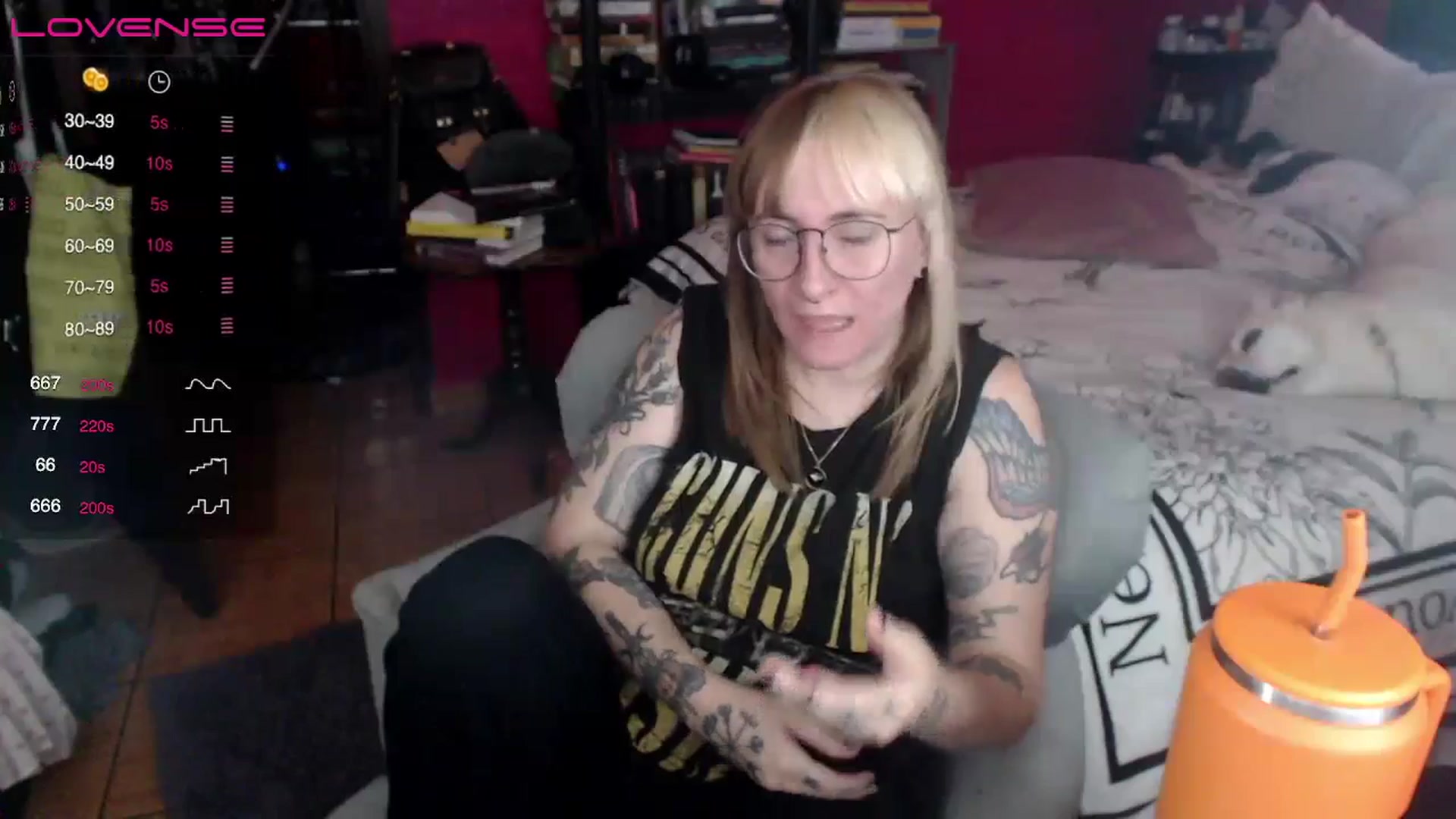 Gallery image thumbnail from AxeHallow's myfreecams stream on, 04/28/2024, 15:07 image 16 of 20