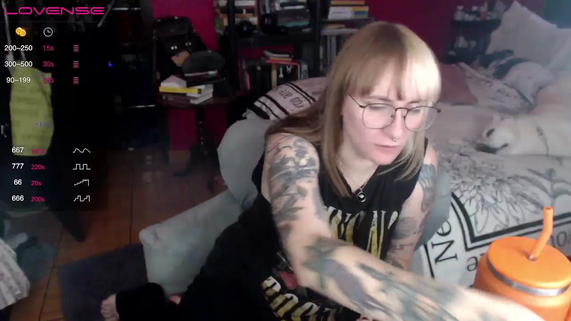 Gallery image thumbnail from AxeHallow's myfreecams stream on, 04/28/2024, 15:07 image 4 of 20