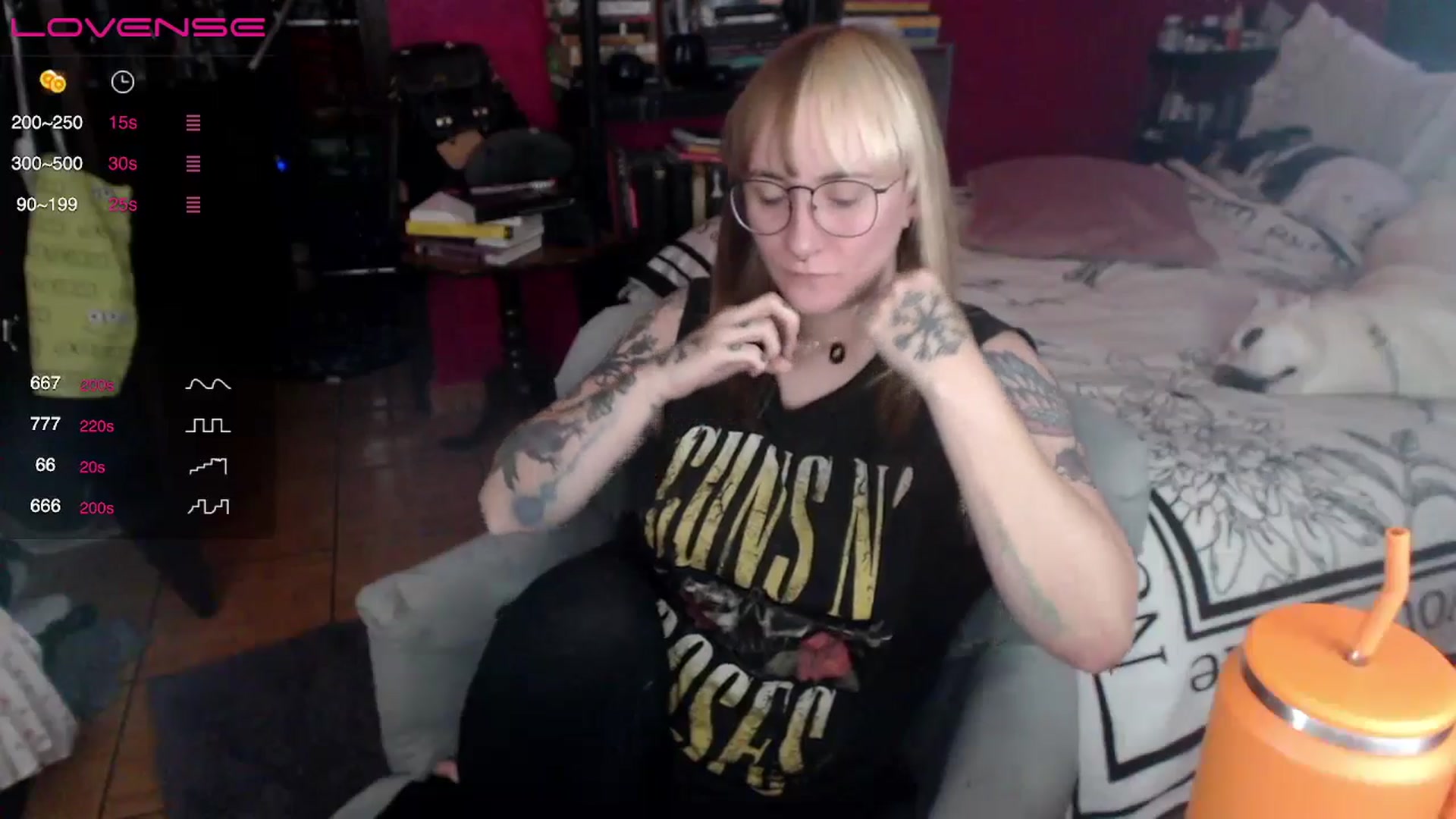 Gallery image thumbnail from AxeHallow's myfreecams stream on, 04/28/2024, 15:07 image 3 of 20