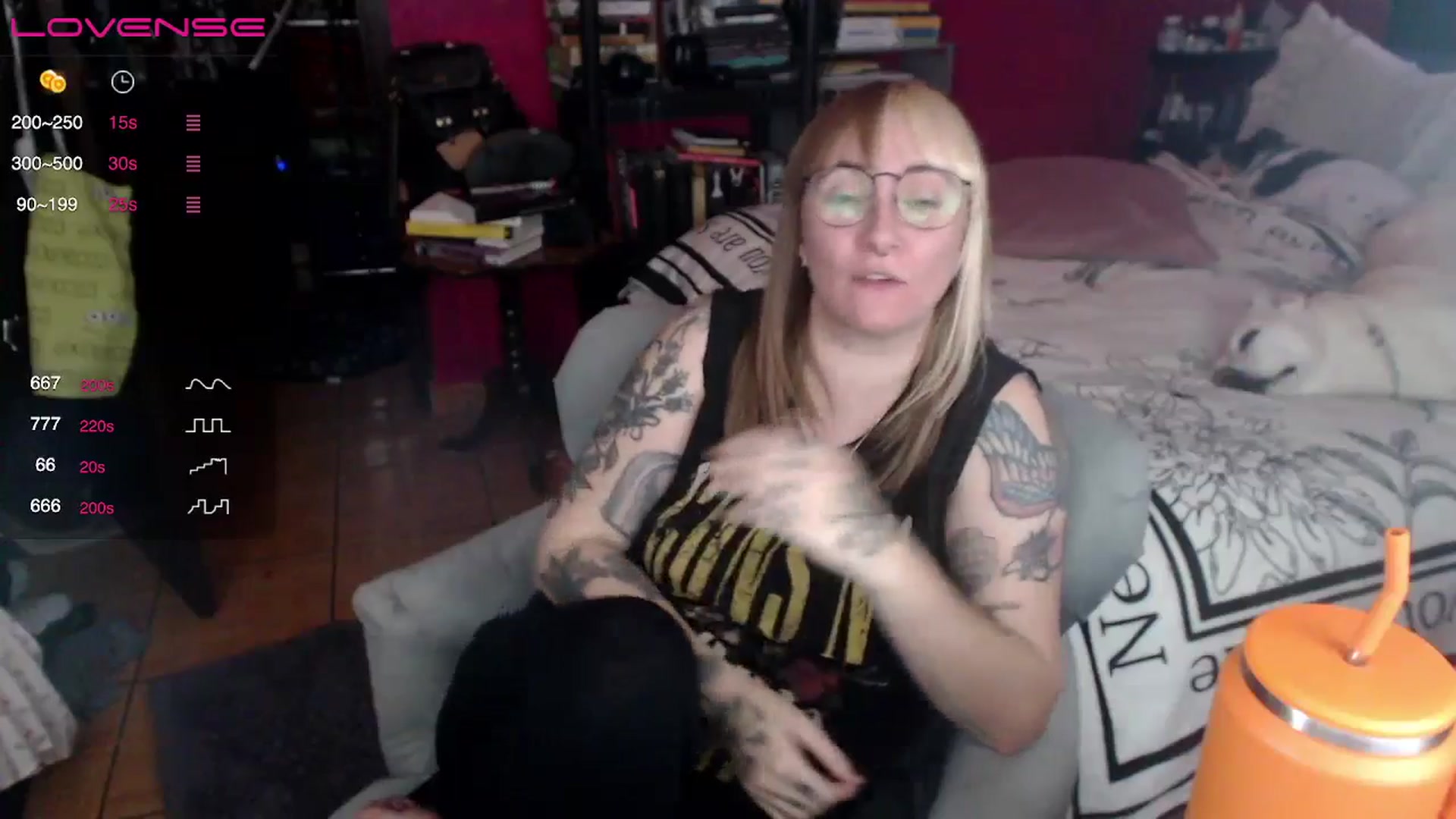 Gallery image thumbnail from AxeHallow's myfreecams stream on, 04/28/2024, 15:07 image 8 of 20
