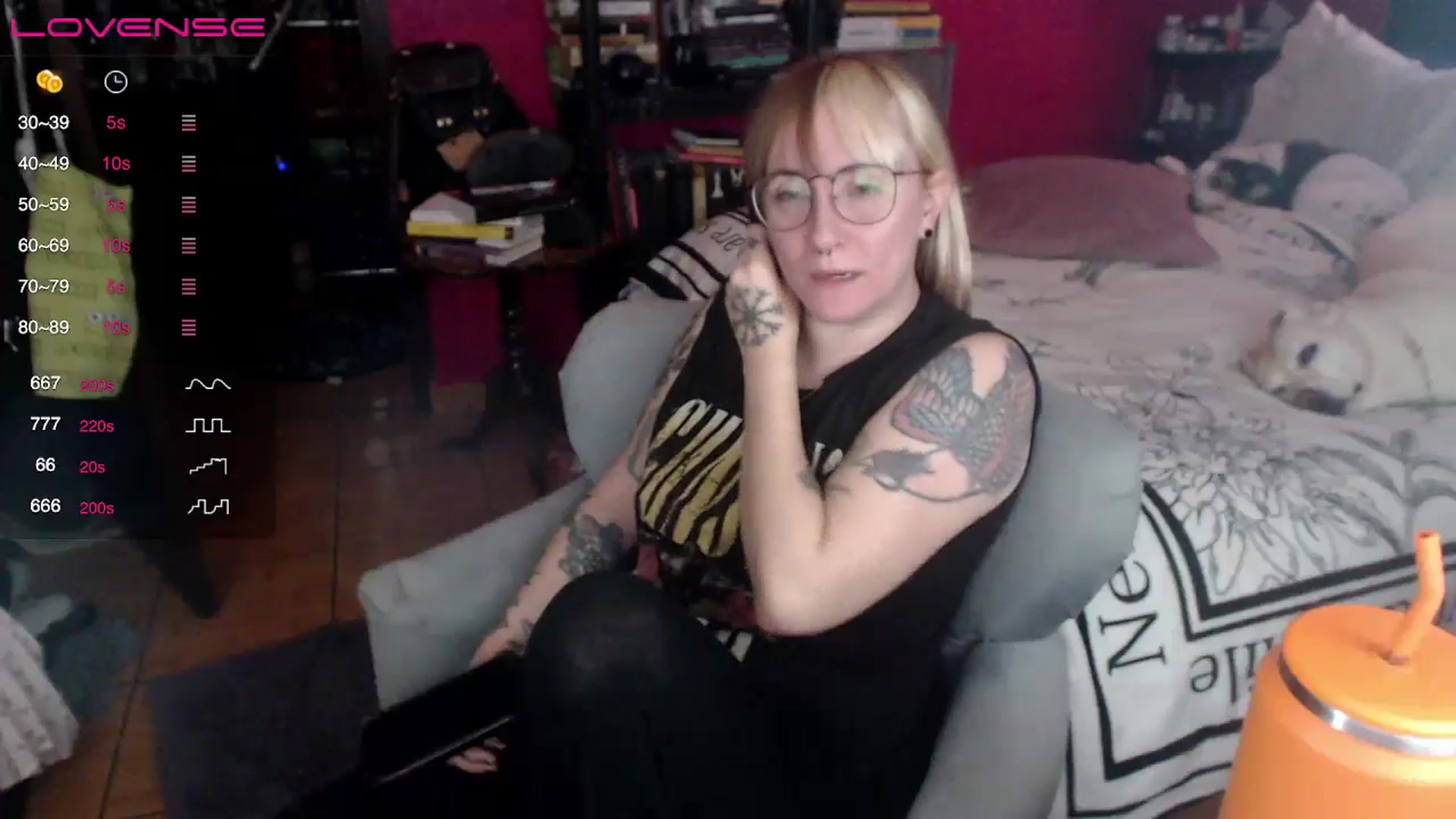 Gallery image thumbnail from AxeHallow's myfreecams stream on, 04/28/2024, 15:54 image 5 of 20