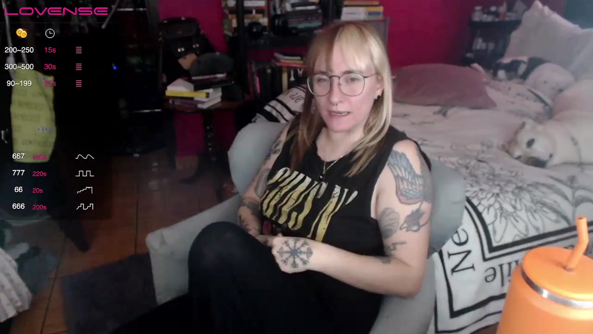 Gallery image thumbnail from AxeHallow's myfreecams stream on, 04/28/2024, 15:54 image 7 of 20