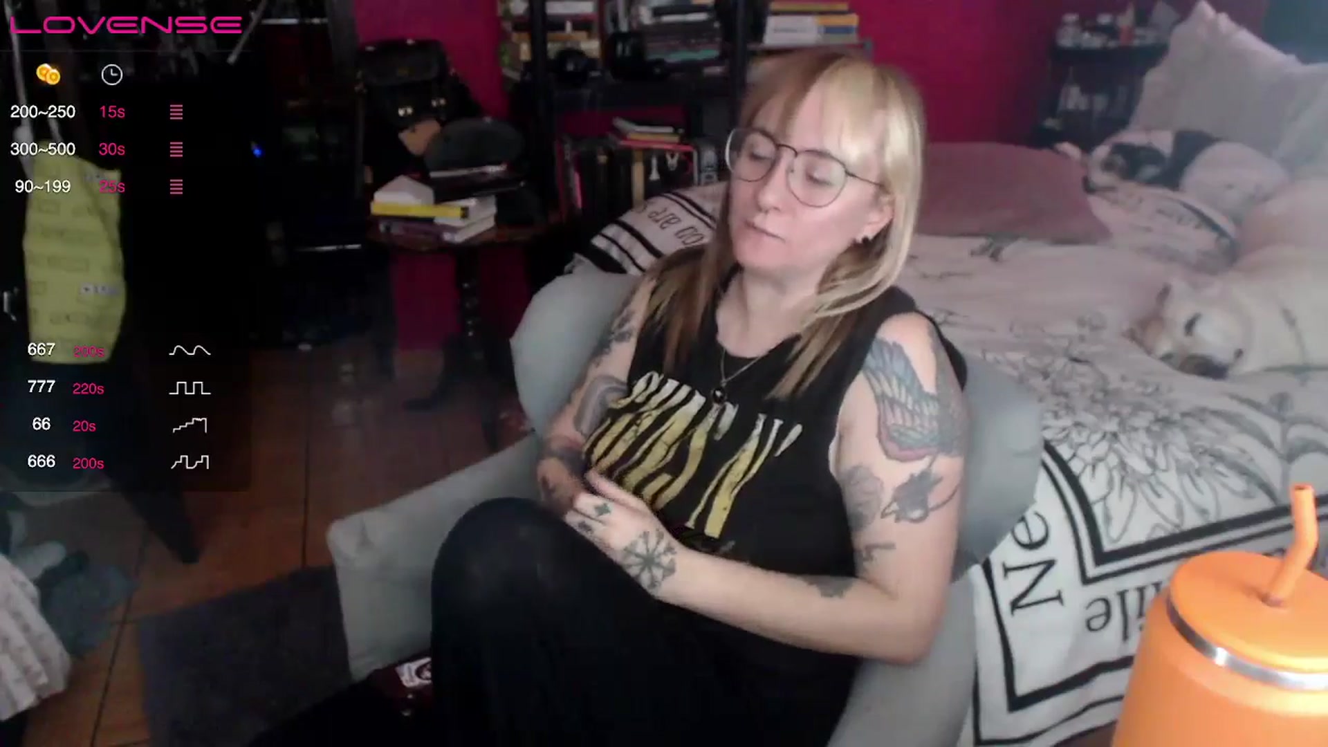 Gallery image thumbnail from AxeHallow's myfreecams stream on, 04/28/2024, 15:54 image 6 of 20