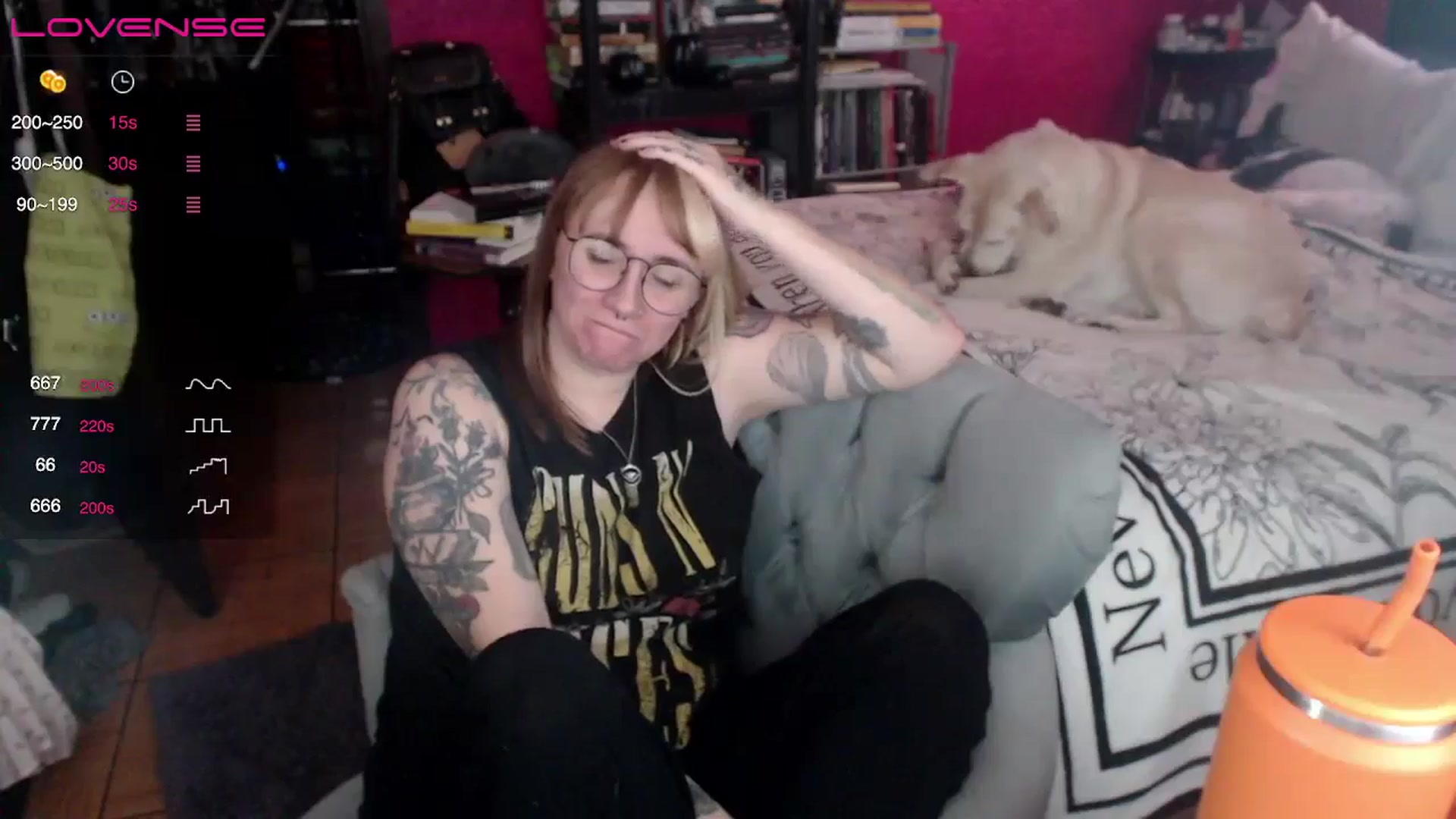 Gallery image thumbnail from AxeHallow's myfreecams stream on, 04/28/2024, 15:54 image 18 of 20