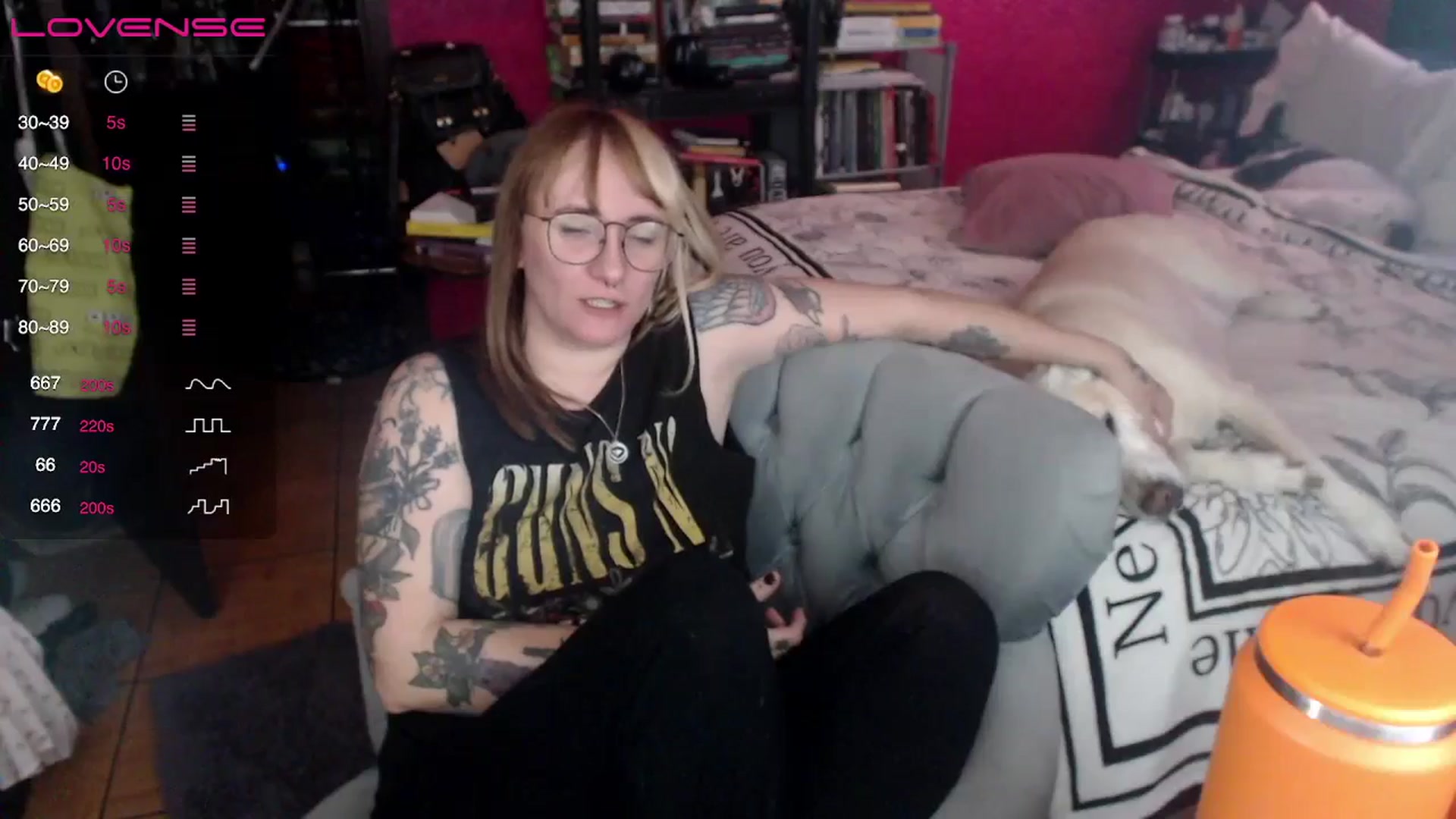Gallery image thumbnail from AxeHallow's myfreecams stream on, 04/28/2024, 15:54 image 17 of 20