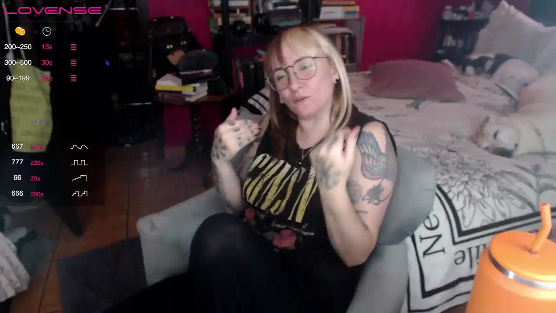 Gallery image thumbnail from AxeHallow's myfreecams stream on, 04/28/2024, 15:54 image 8 of 20