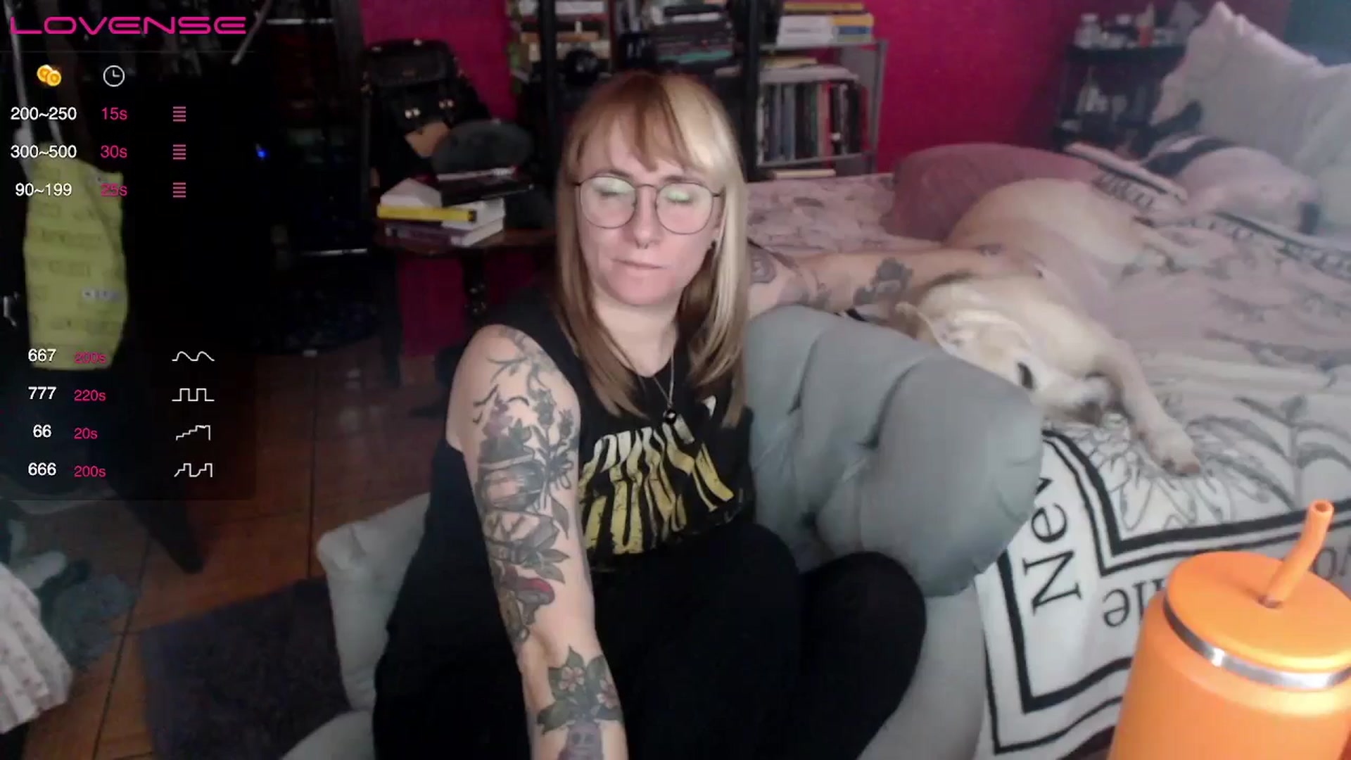 Gallery image thumbnail from AxeHallow's myfreecams stream on, 04/28/2024, 15:54 image 13 of 20