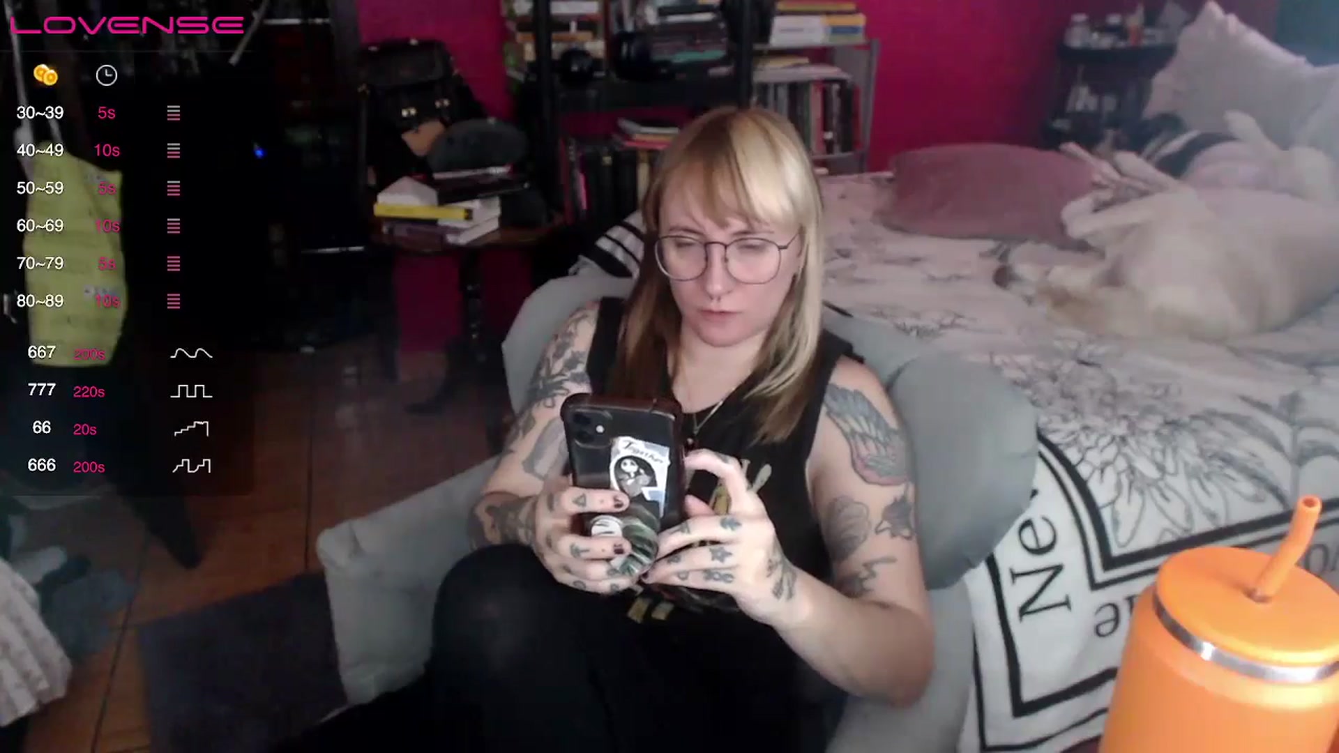 Gallery image thumbnail from AxeHallow's myfreecams stream on, 04/28/2024, 15:54 image 10 of 20