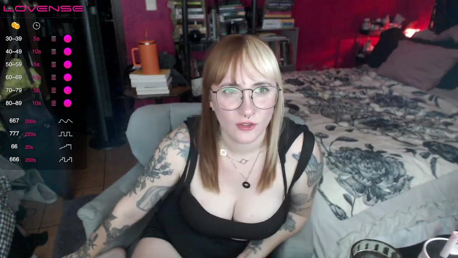 Gallery image thumbnail from AxeHallow's myfreecams stream on, 05/04/2024, 01:45 image 20 of 20
