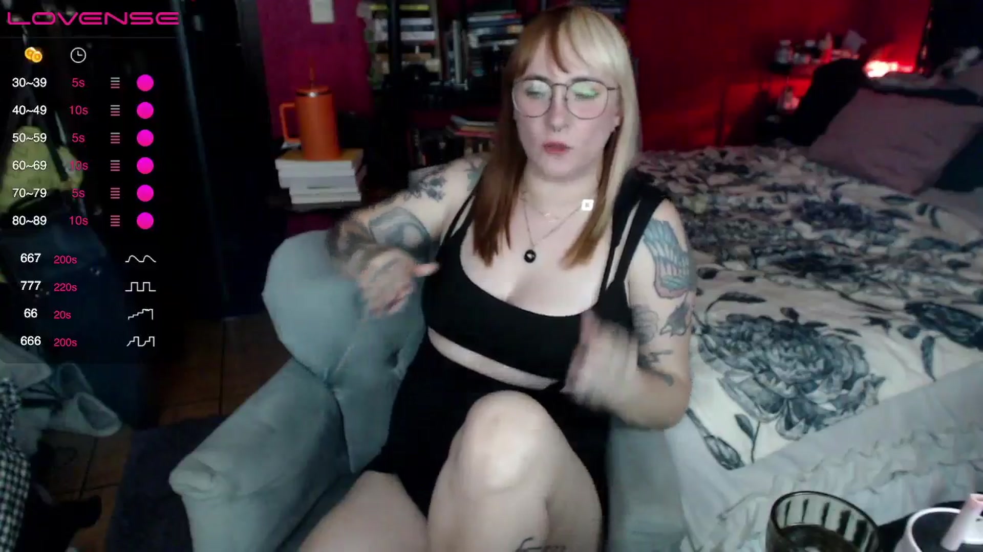 Gallery image thumbnail from AxeHallow's myfreecams stream on, 05/04/2024, 01:45 image 12 of 20