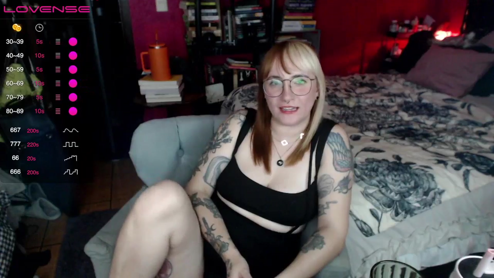 Gallery image thumbnail from AxeHallow's myfreecams stream on, 05/04/2024, 01:45 image 15 of 20