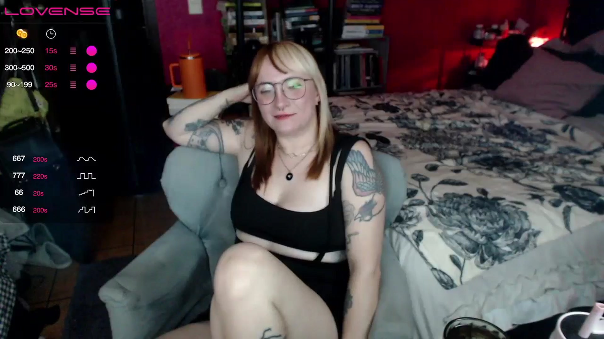 Gallery image thumbnail from AxeHallow's myfreecams stream on, 05/04/2024, 01:45 image 5 of 20