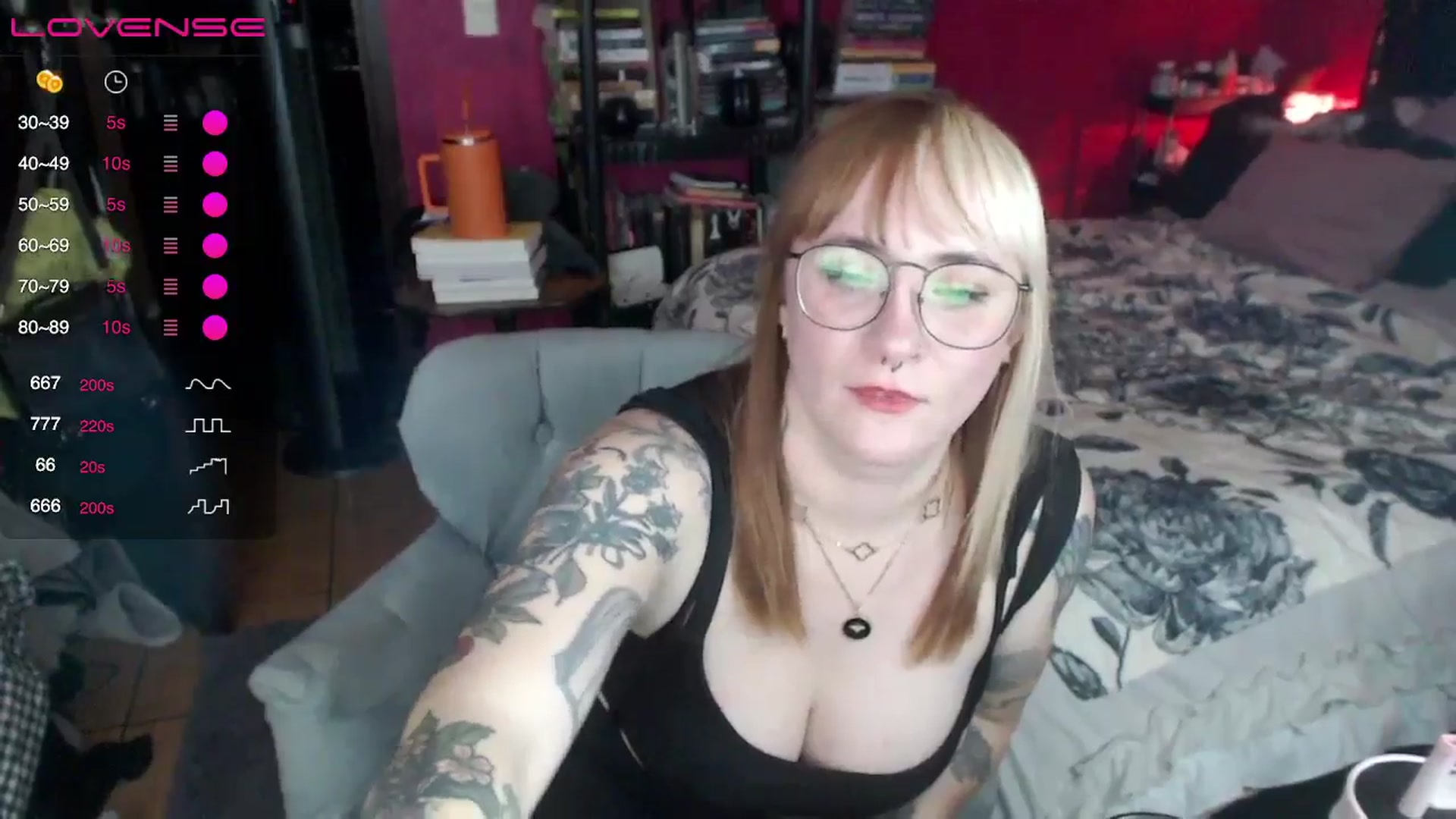 Gallery image thumbnail from AxeHallow's myfreecams stream on, 05/04/2024, 01:45 image 19 of 20