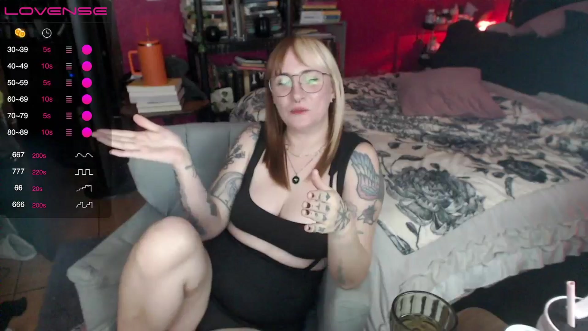 Gallery image thumbnail from AxeHallow's myfreecams stream on, 05/04/2024, 03:55 image 19 of 20
