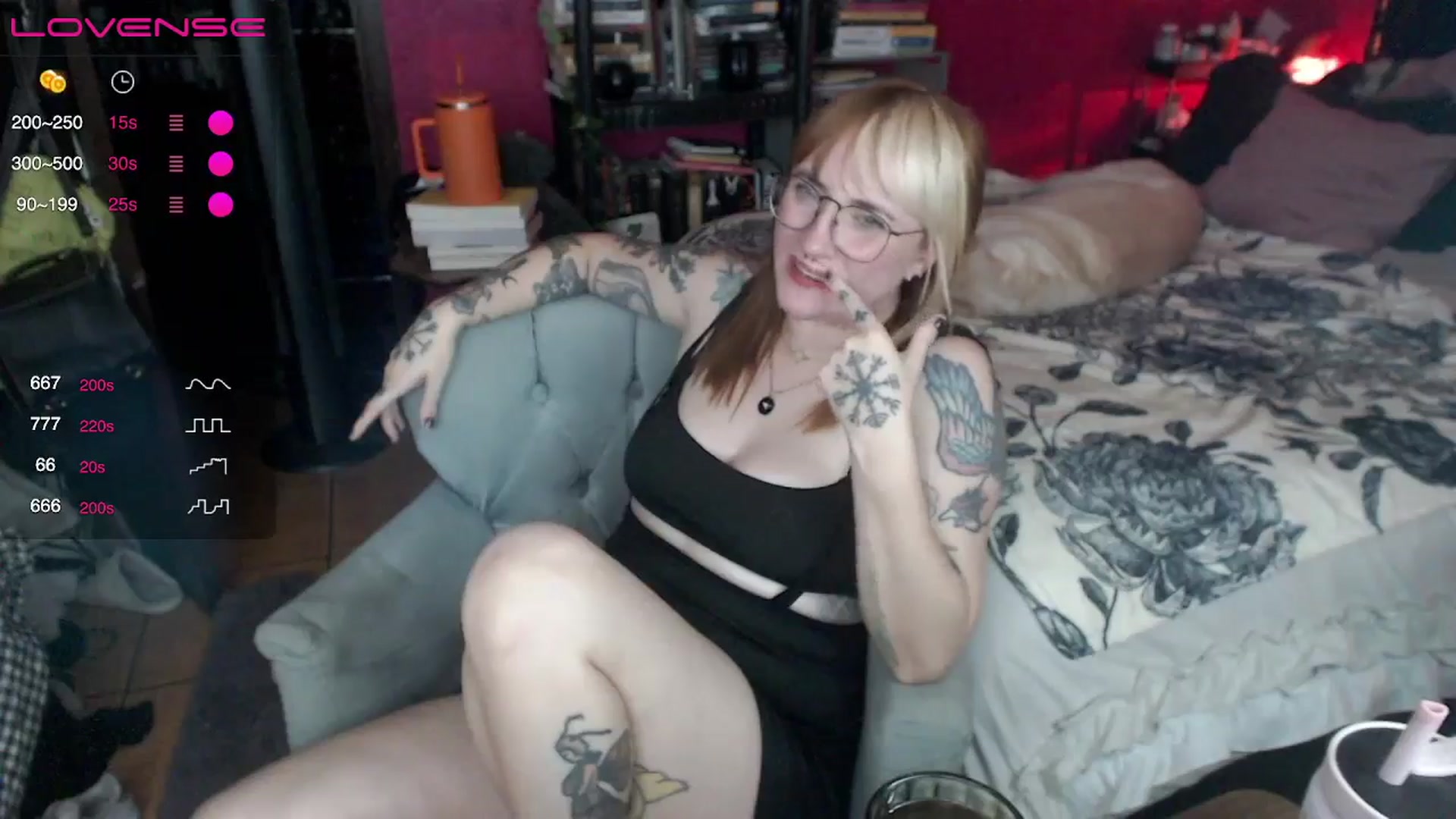Gallery image thumbnail from AxeHallow's myfreecams stream on, 05/04/2024, 03:55 image 14 of 20