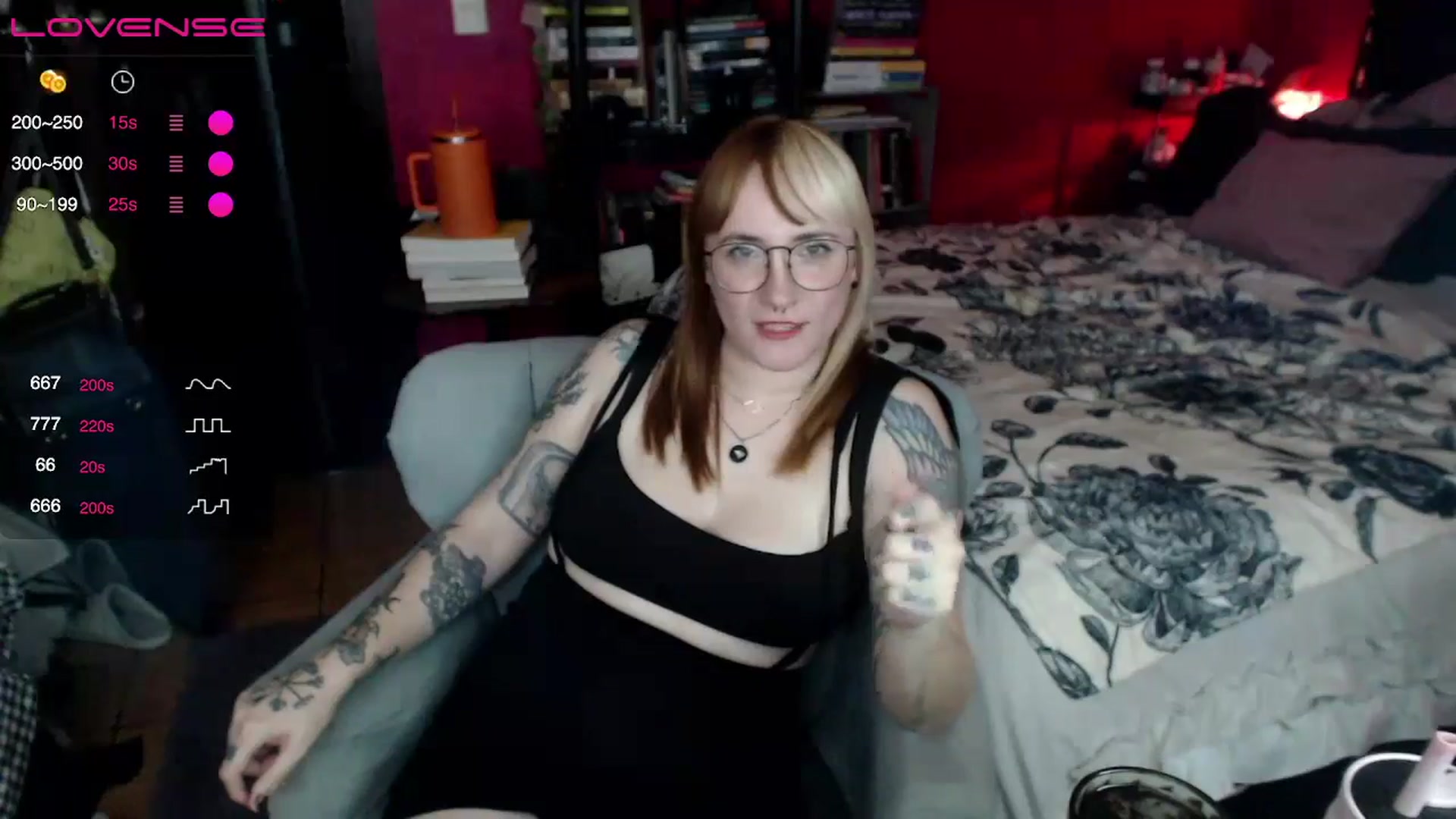 Gallery image thumbnail from AxeHallow's myfreecams stream on, 05/04/2024, 03:55 image 10 of 20