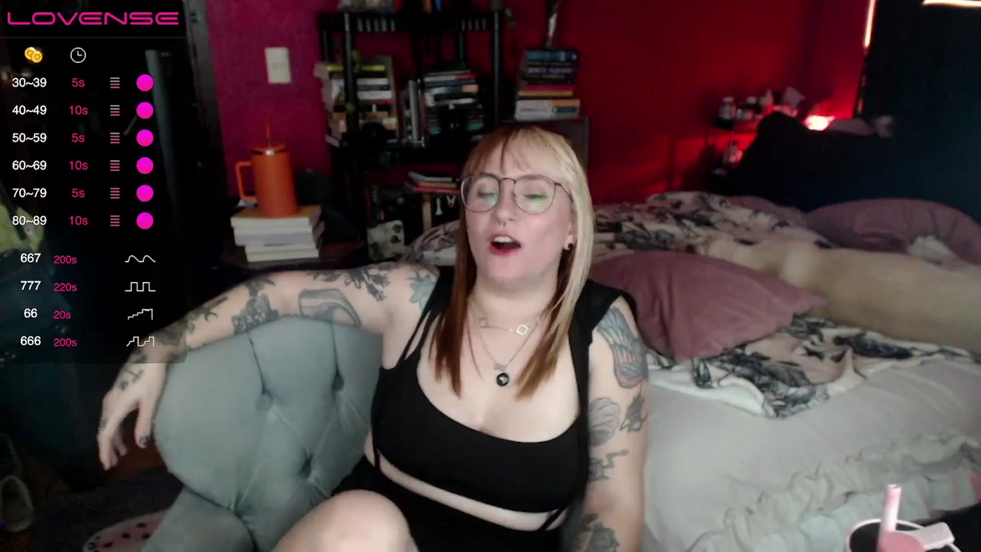Gallery image thumbnail from AxeHallow's myfreecams stream on, 05/04/2024, 11:59 image 10 of 20