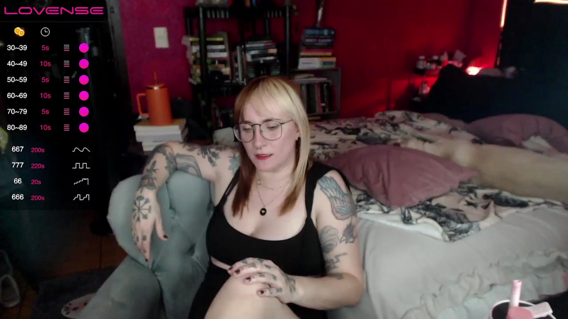 Gallery image thumbnail from AxeHallow's myfreecams stream on, 05/04/2024, 11:59 image 13 of 20