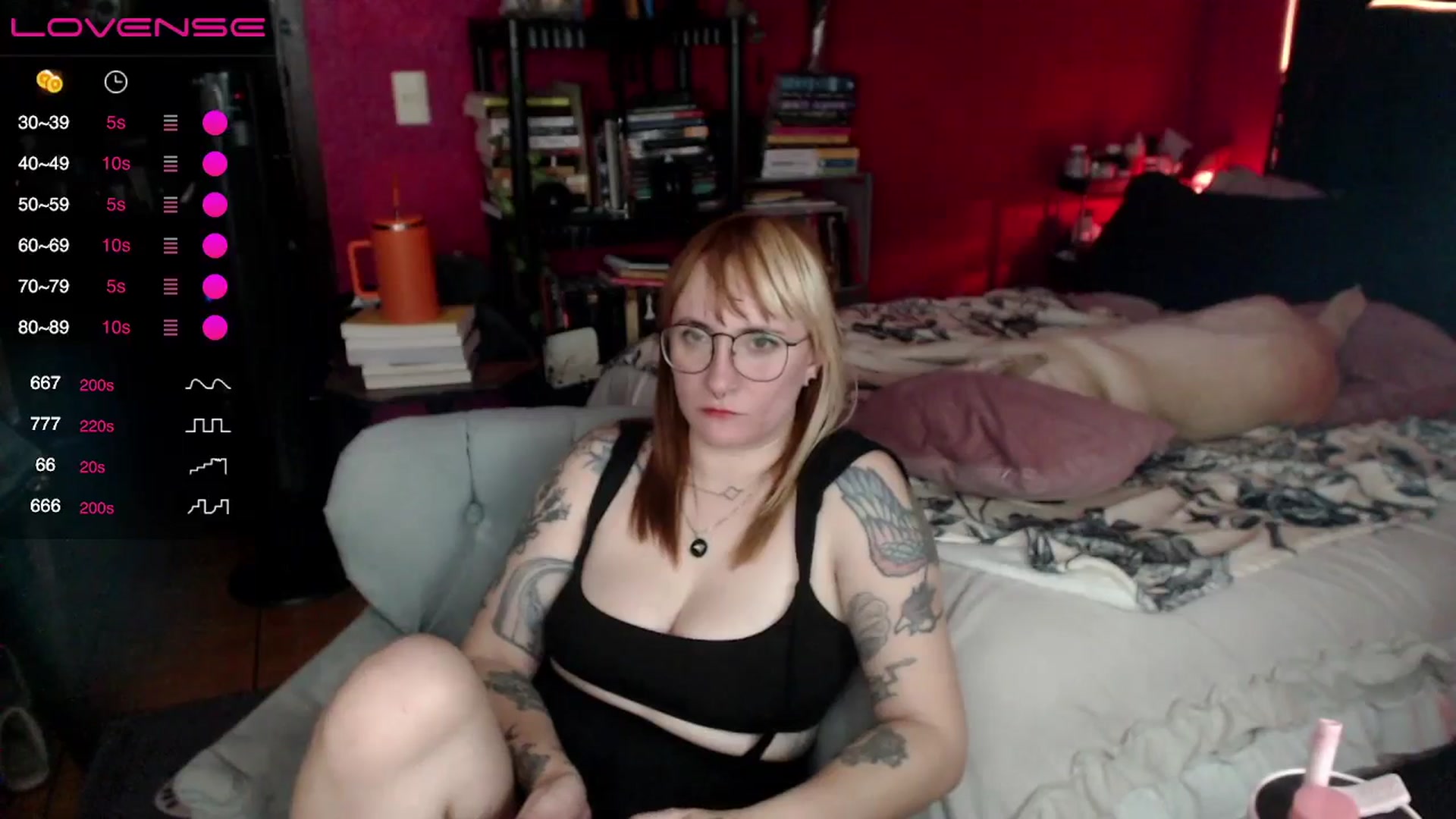 Gallery image thumbnail from AxeHallow's myfreecams stream on, 05/04/2024, 13:10 image 2 of 20