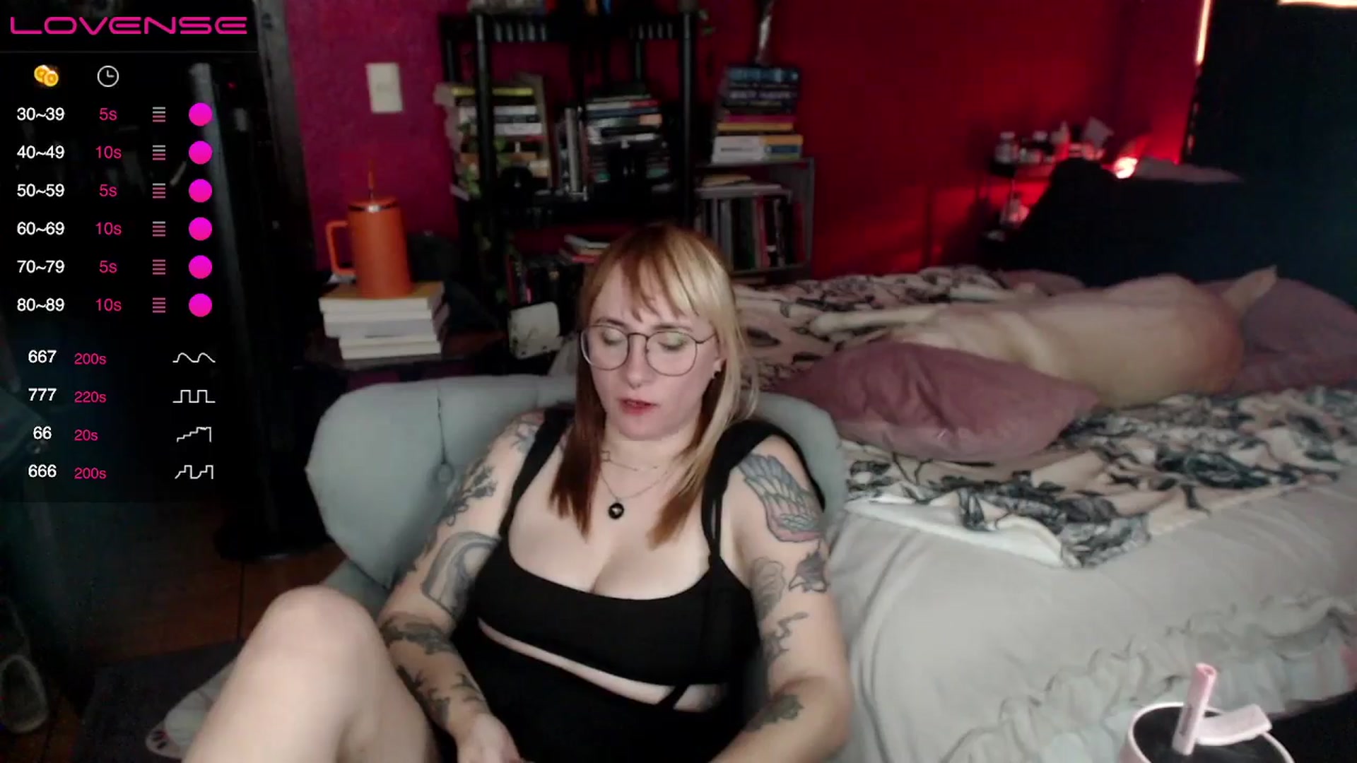 Gallery image thumbnail from AxeHallow's myfreecams stream on, 05/04/2024, 13:10 image 3 of 20