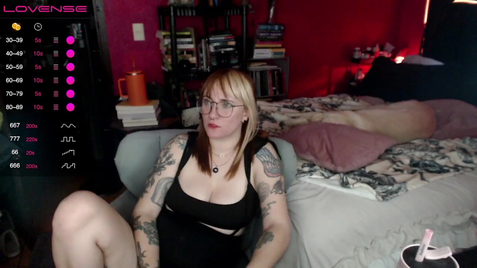 Gallery image thumbnail from AxeHallow's myfreecams stream on, 05/04/2024, 13:10 image 11 of 20