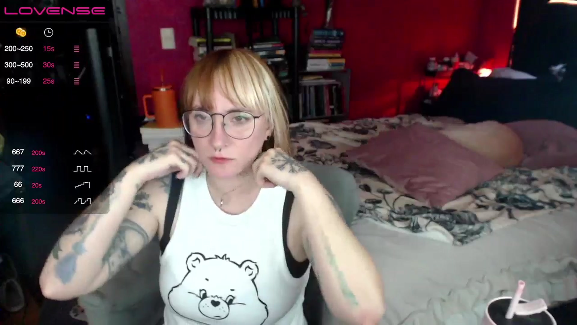 Gallery image thumbnail from AxeHallow's myfreecams stream on, 05/04/2024, 13:10 image 18 of 20