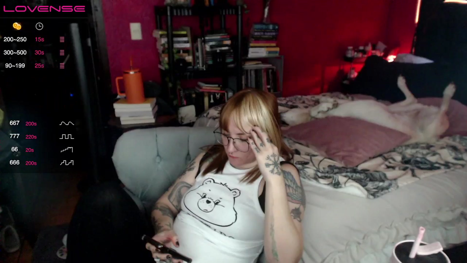 Gallery image thumbnail from AxeHallow's myfreecams stream on, 05/04/2024, 13:10 image 19 of 20