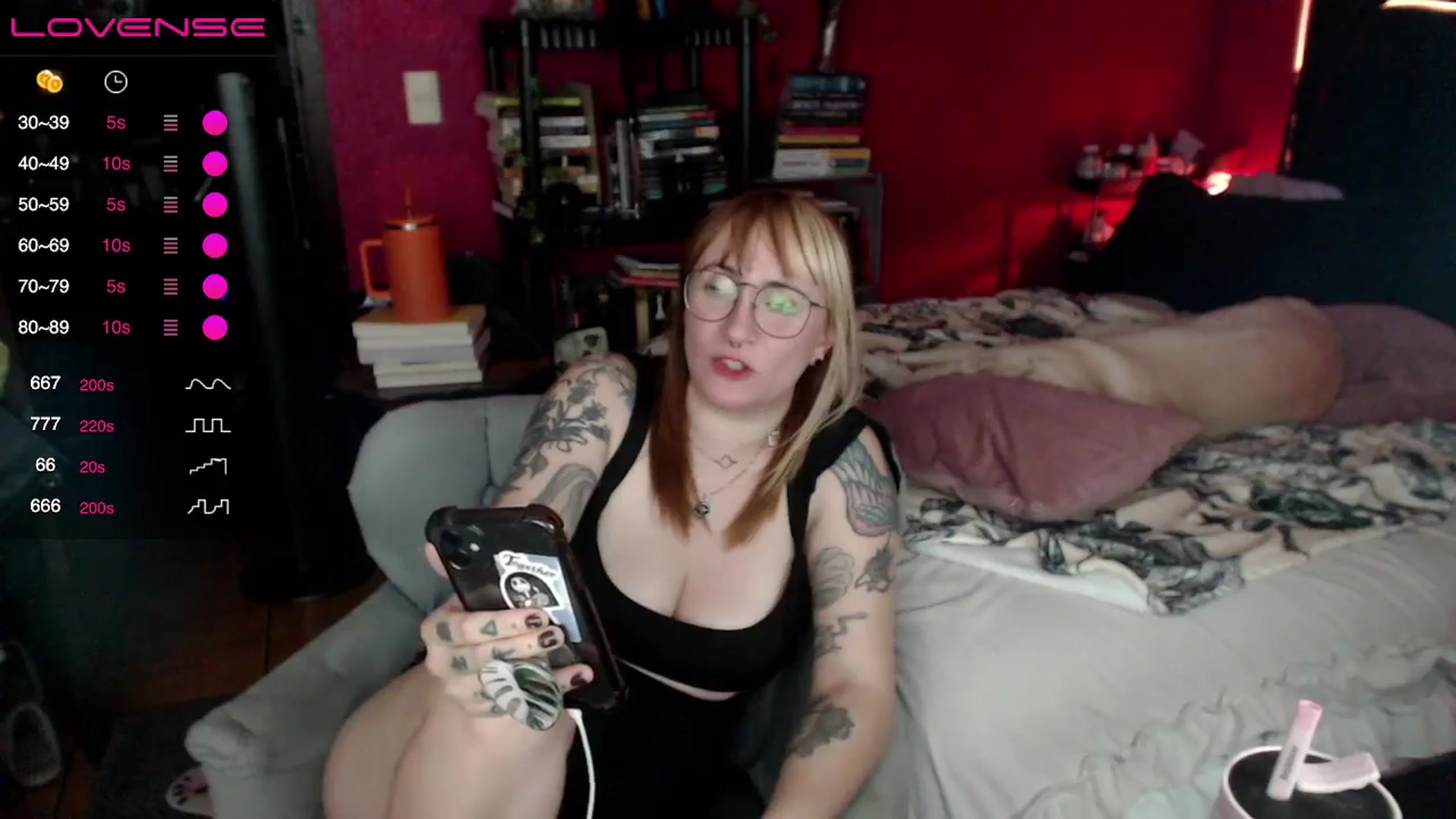 Gallery image thumbnail from AxeHallow's myfreecams stream on, 05/04/2024, 13:10 image 7 of 20