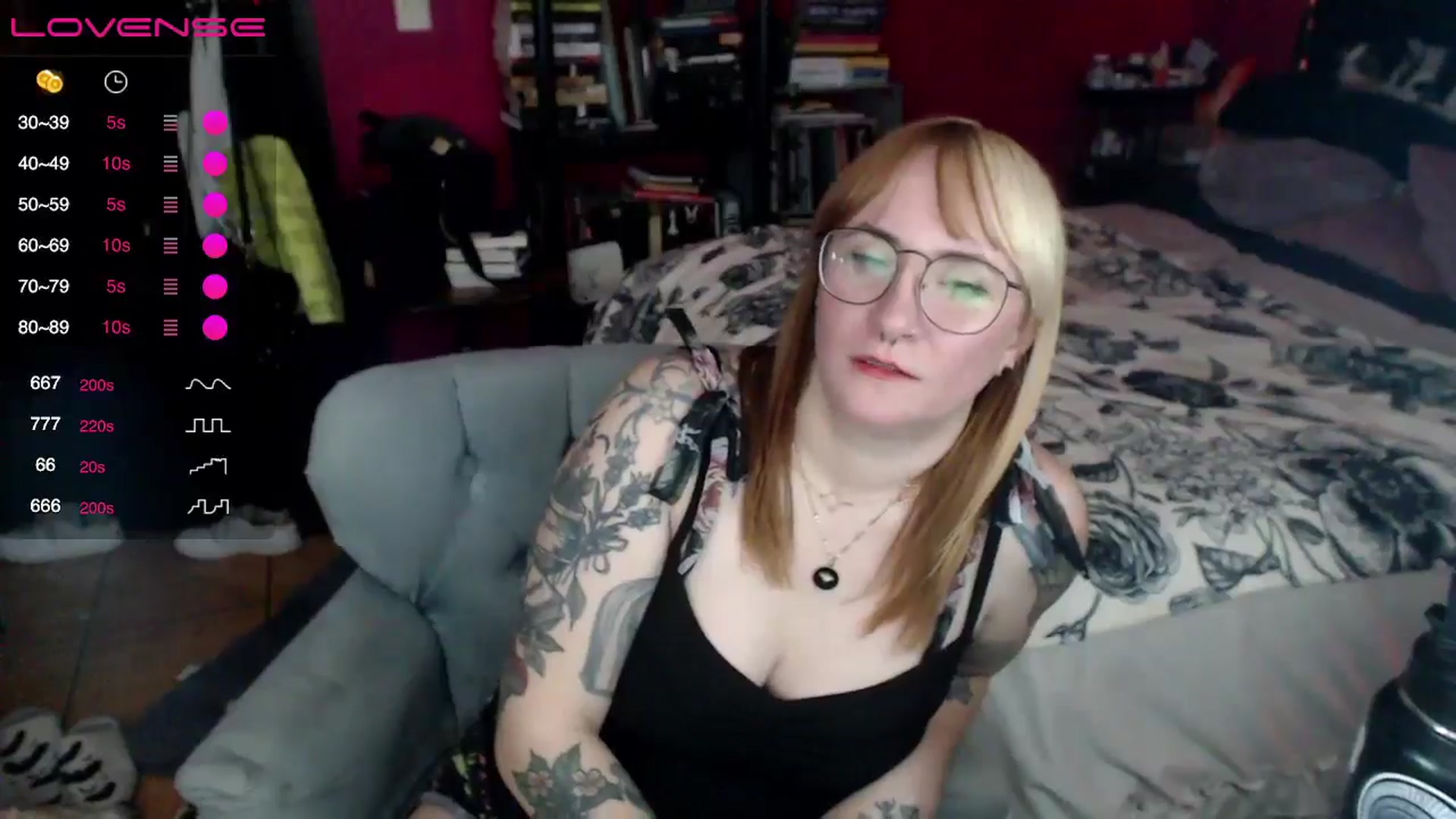 Gallery image thumbnail from AxeHallow's myfreecams stream on, 05/07/2024, 02:52 image 16 of 20
