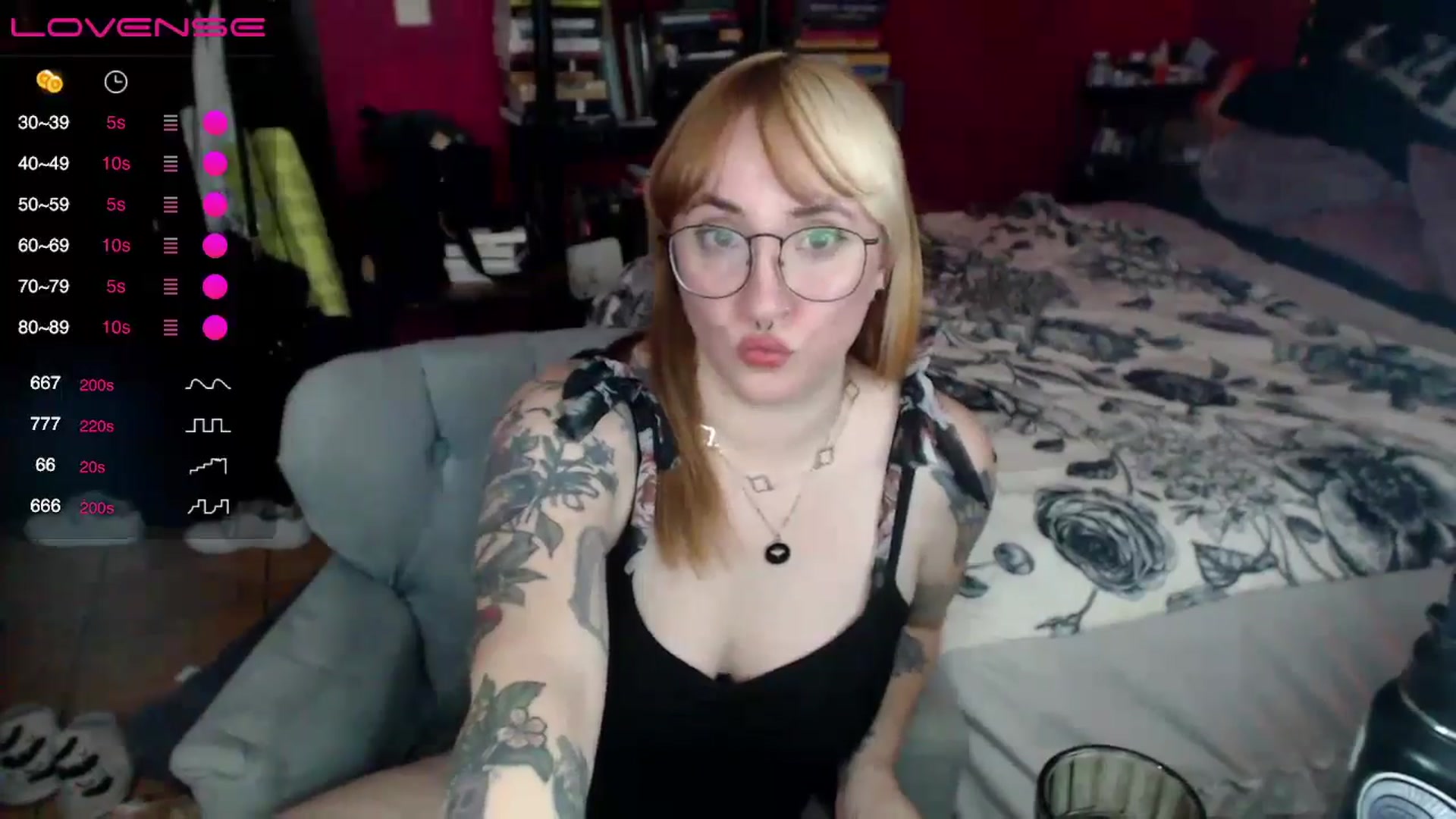 Gallery image thumbnail from AxeHallow's myfreecams stream on, 05/07/2024, 02:52 image 9 of 20