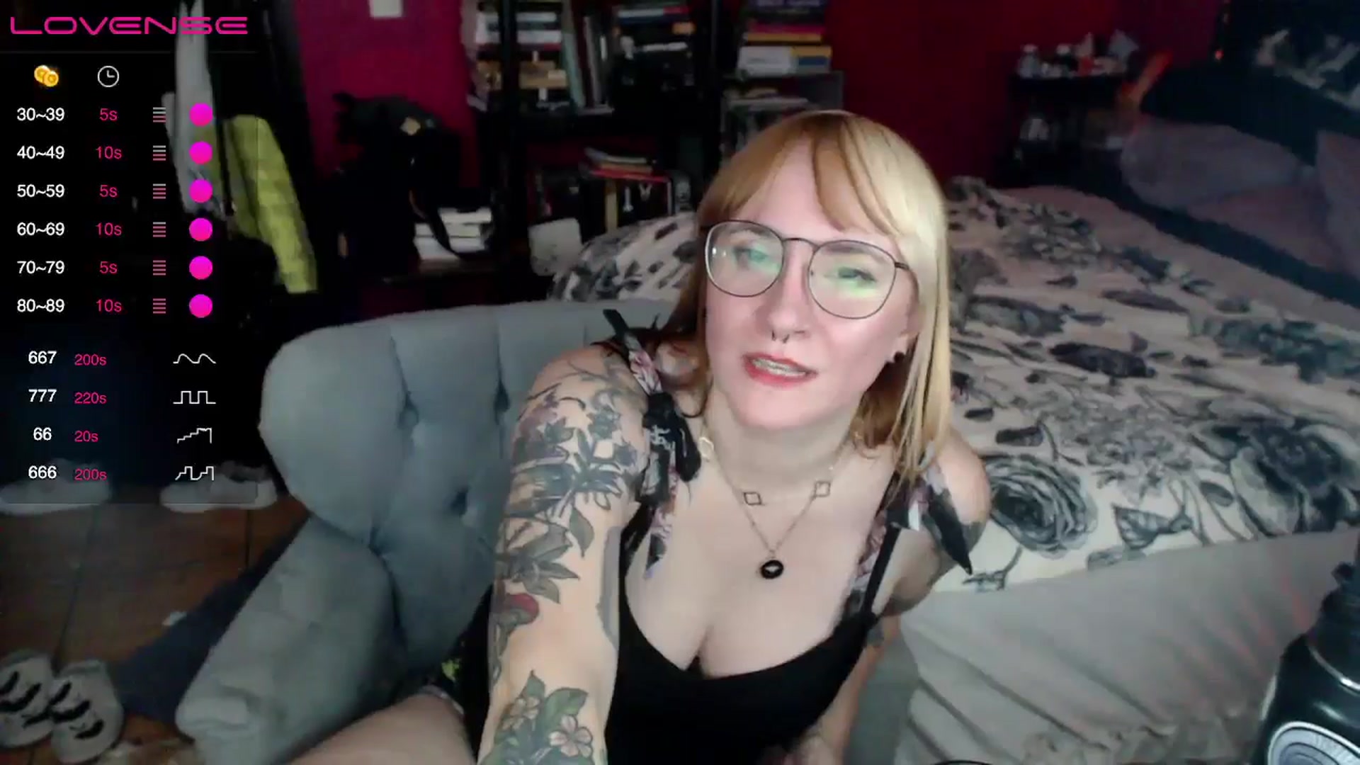 Gallery image thumbnail from AxeHallow's myfreecams stream on, 05/07/2024, 02:52 image 11 of 20