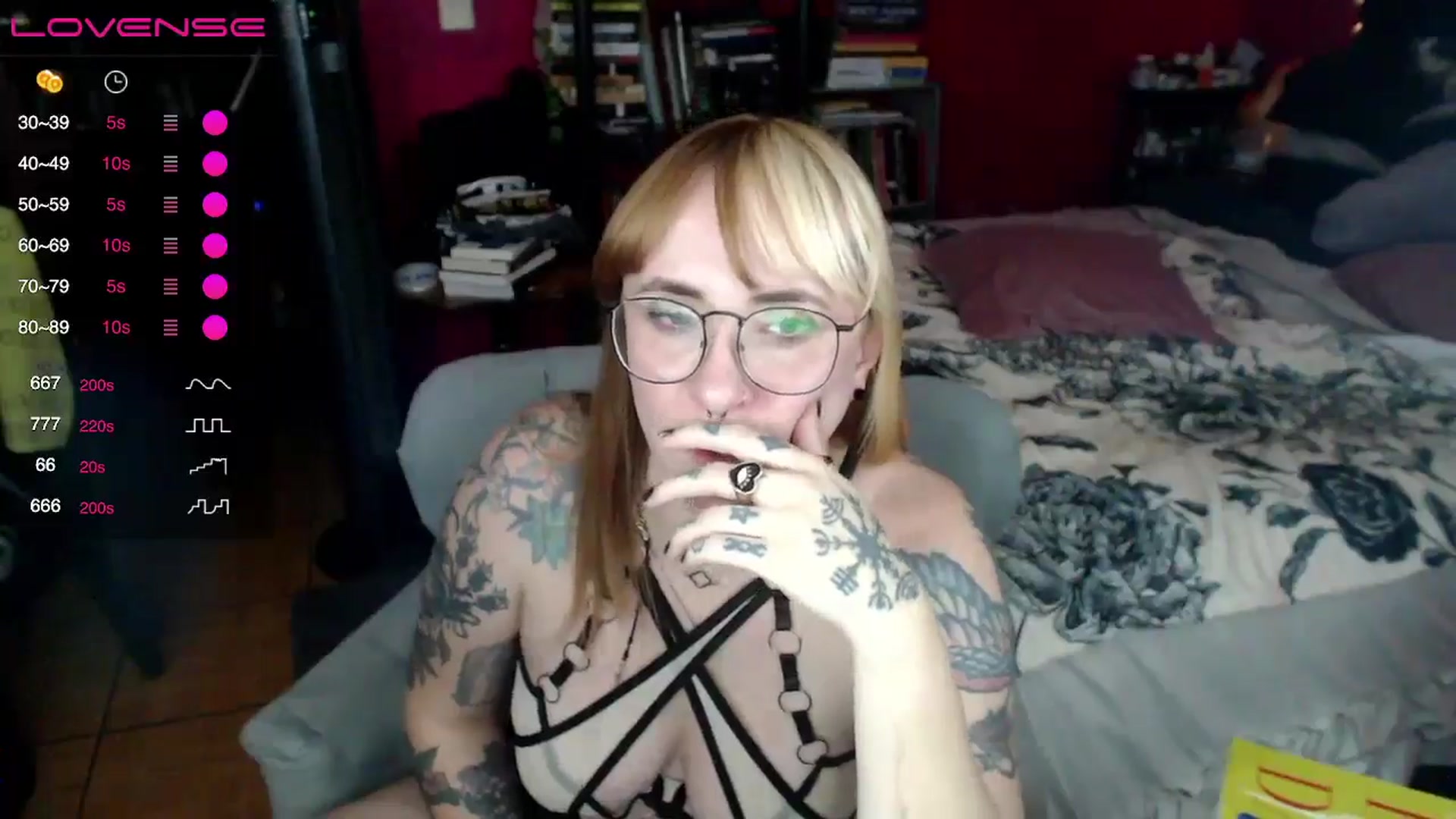 Gallery image thumbnail from AxeHallow's myfreecams stream on, 05/10/2024, 06:13 image 18 of 20