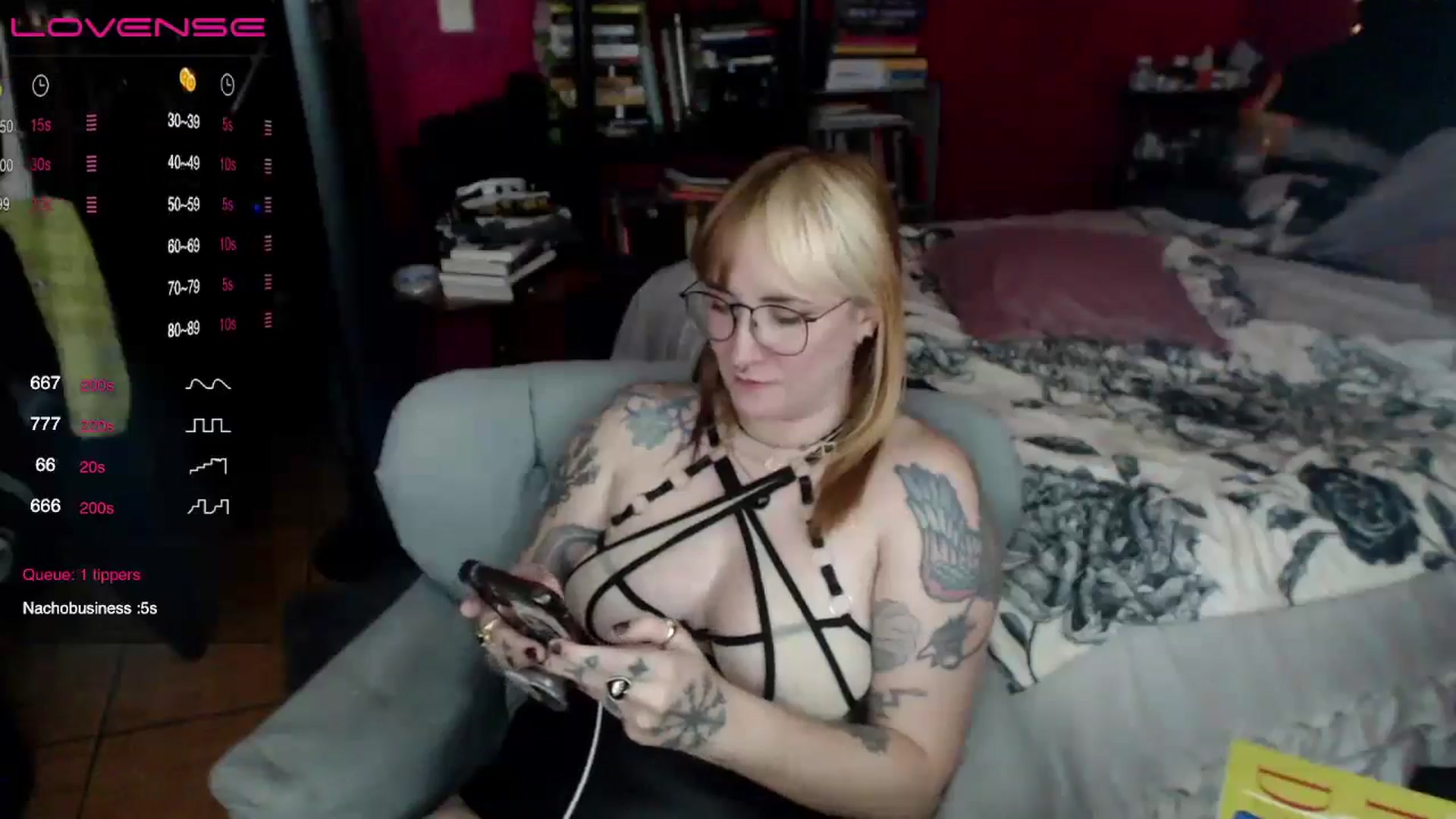 Gallery image thumbnail from AxeHallow's myfreecams stream on, 05/10/2024, 06:13 image 14 of 20