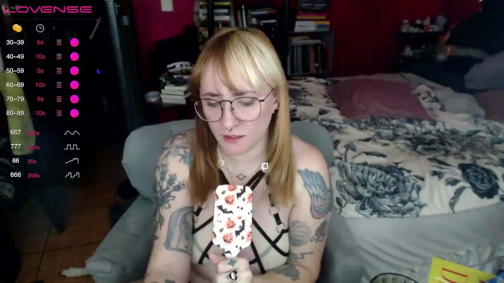 Gallery image thumbnail from AxeHallow's myfreecams stream on, 05/10/2024, 10:06 image 10 of 20