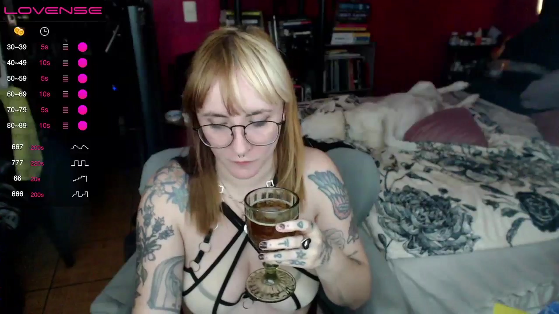 Gallery image thumbnail from AxeHallow's myfreecams stream on, 05/10/2024, 10:06 image 13 of 20