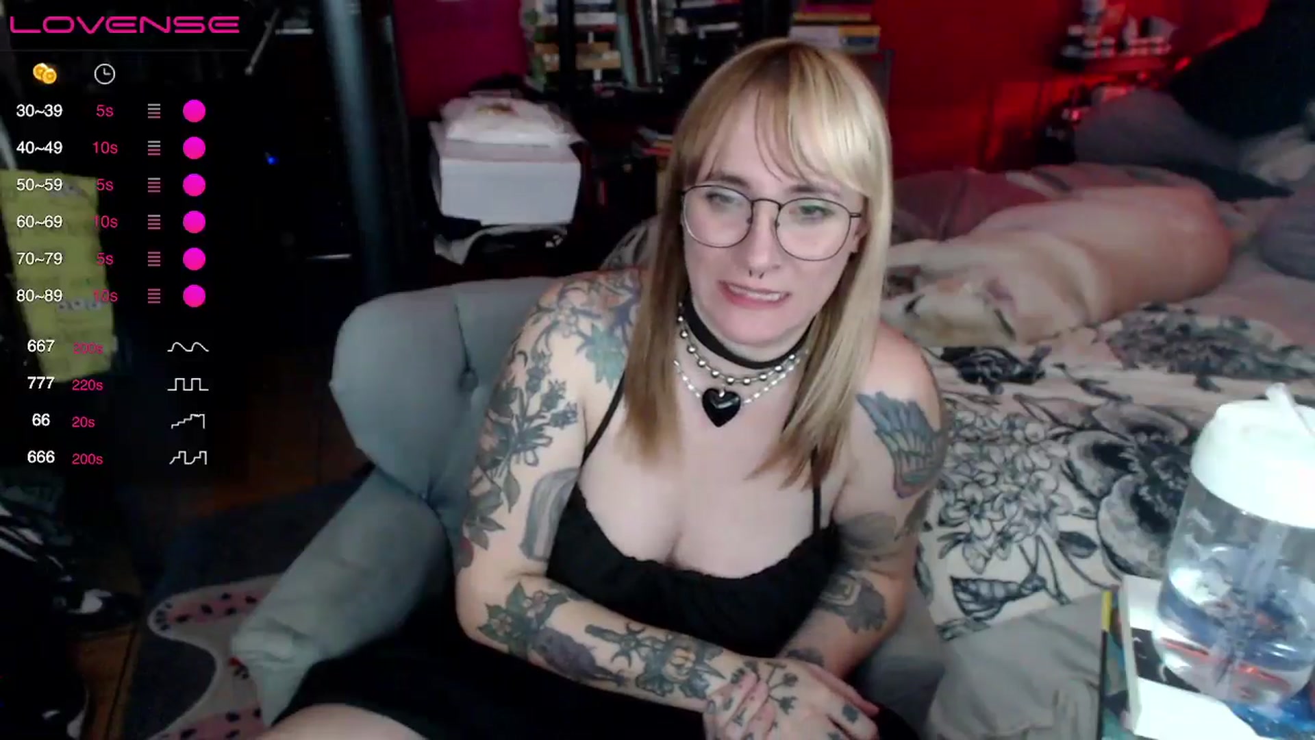 Gallery image thumbnail from AxeHallow's myfreecams stream on, 05/17/2024, 11:55 image 4 of 20