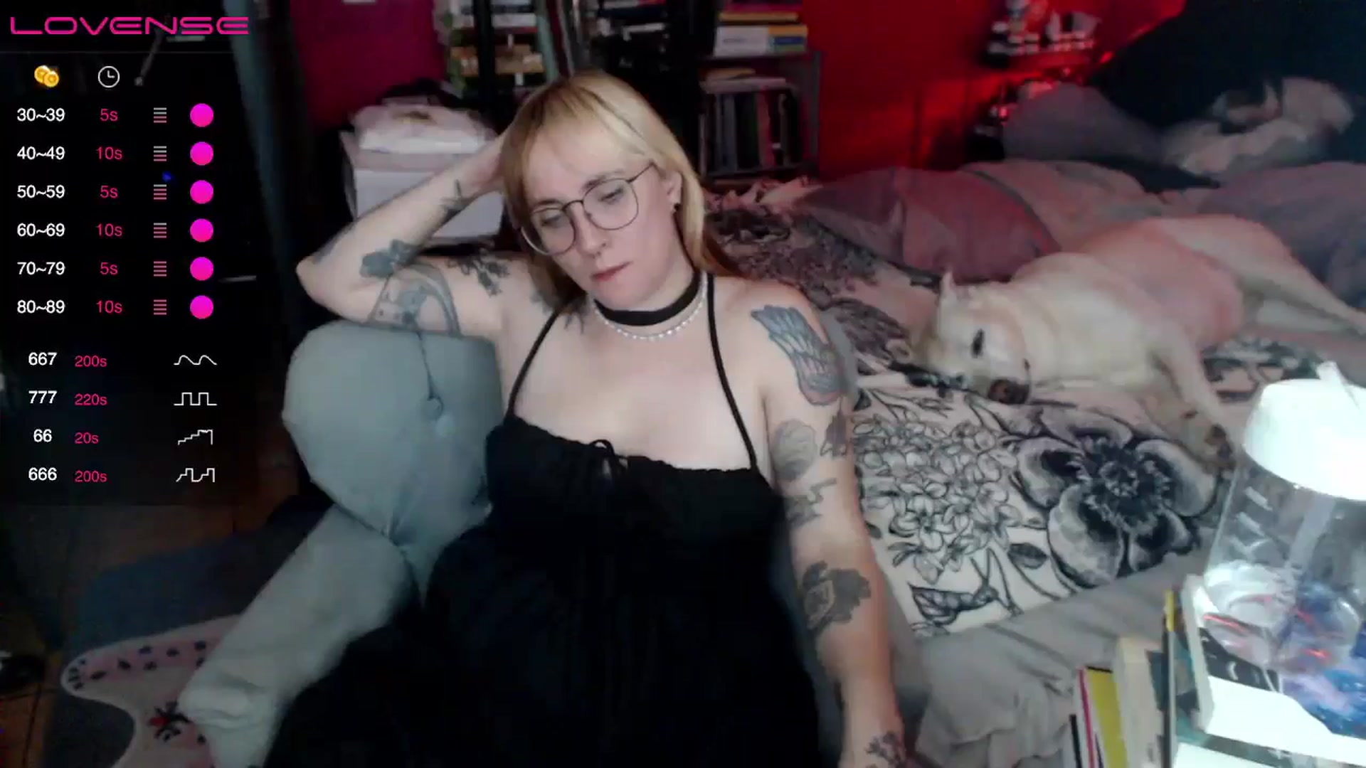 Gallery image thumbnail from AxeHallow's myfreecams stream on, 05/17/2024, 11:55 image 15 of 20