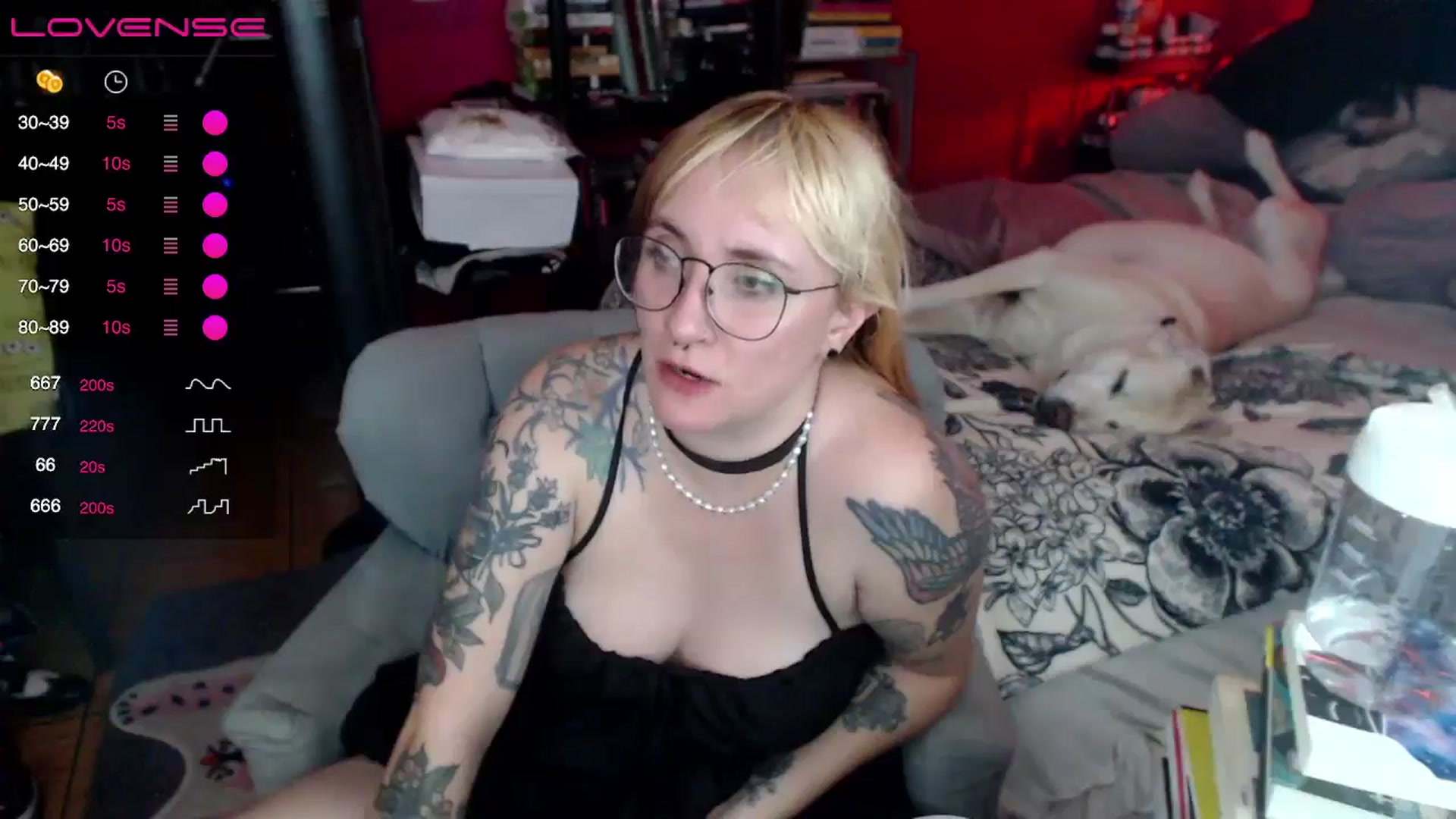 Gallery image thumbnail from AxeHallow's myfreecams stream on, 05/17/2024, 11:55 image 17 of 20