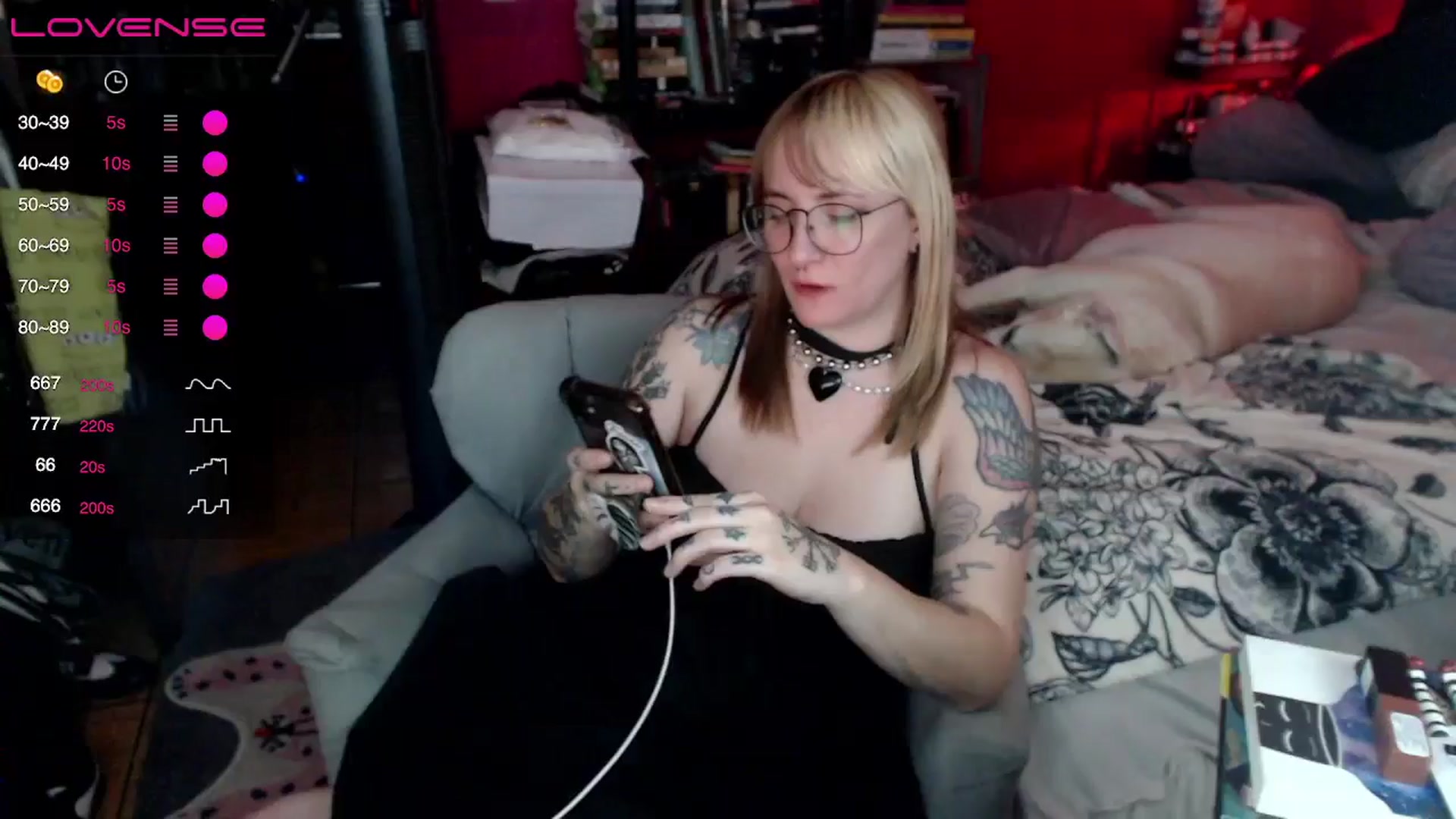 Gallery image thumbnail from AxeHallow's myfreecams stream on, 05/17/2024, 11:55 image 1 of 20