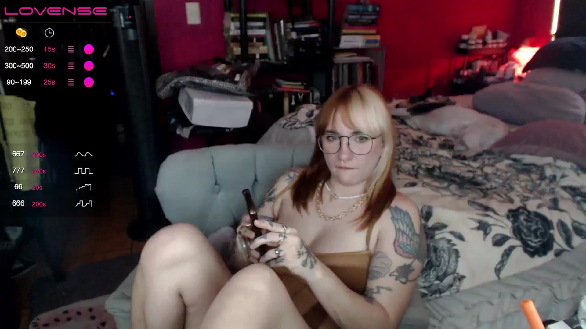 Gallery image thumbnail from AxeHallow's myfreecams stream on, 05/20/2024, 01:40 image 3 of 20