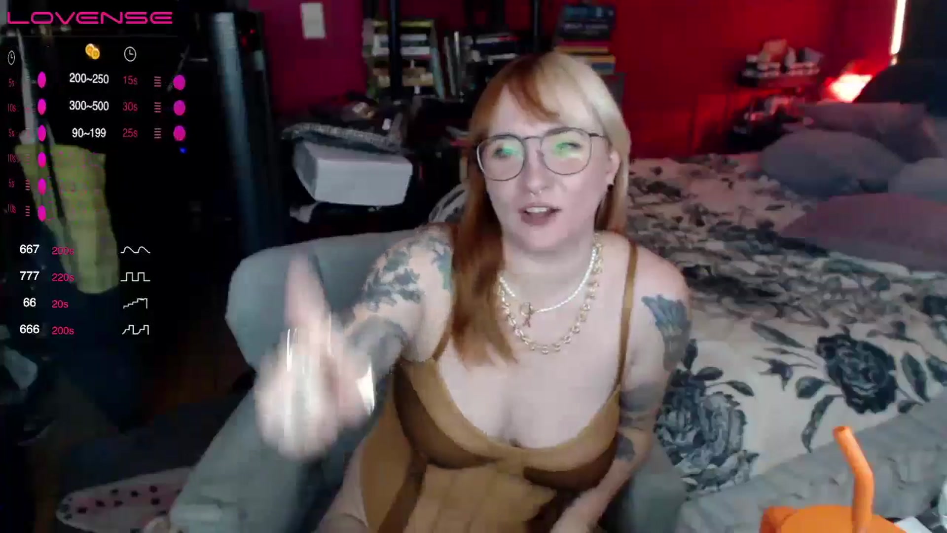 Gallery image thumbnail from AxeHallow's myfreecams stream on, 05/20/2024, 01:40 image 14 of 20