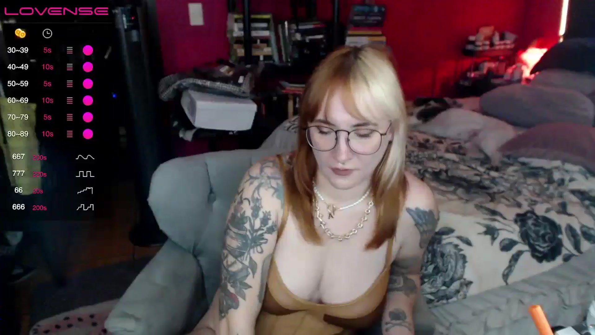 Gallery image thumbnail from AxeHallow's myfreecams stream on, 05/20/2024, 01:40 image 5 of 20