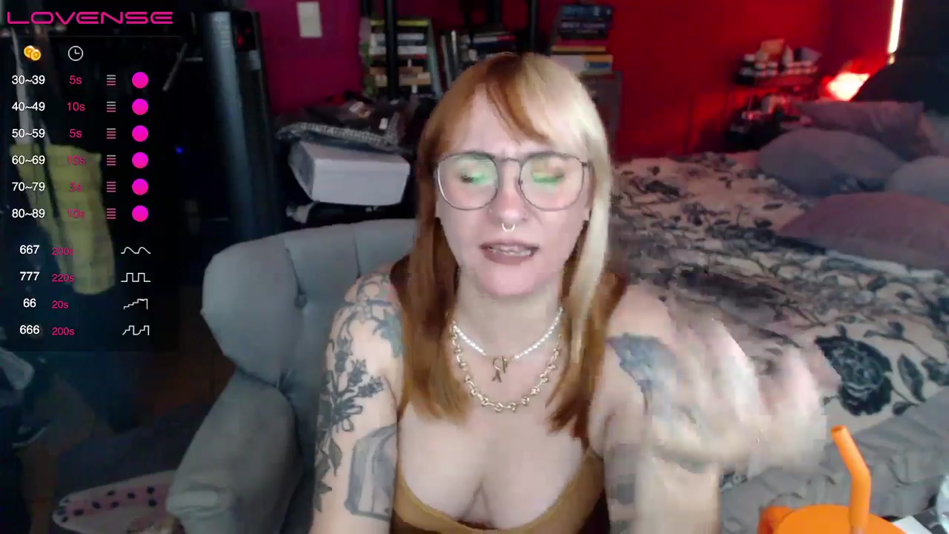 Gallery image thumbnail from AxeHallow's myfreecams stream on, 05/20/2024, 01:40 image 16 of 20
