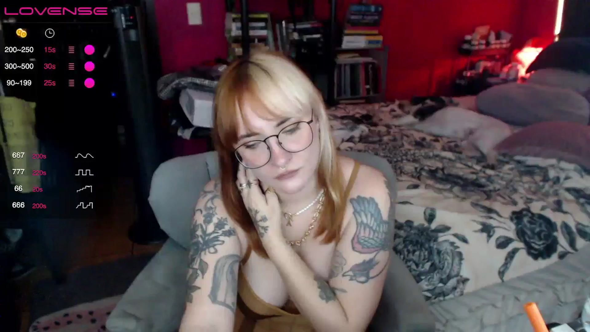 Gallery image thumbnail from AxeHallow's myfreecams stream on, 05/20/2024, 01:40 image 4 of 20