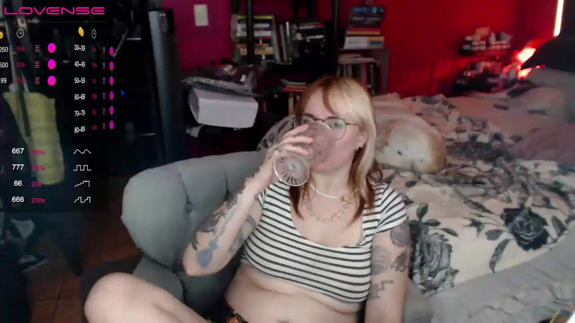 Gallery image thumbnail from AxeHallow's myfreecams stream on, 05/20/2024, 09:57 image 17 of 20